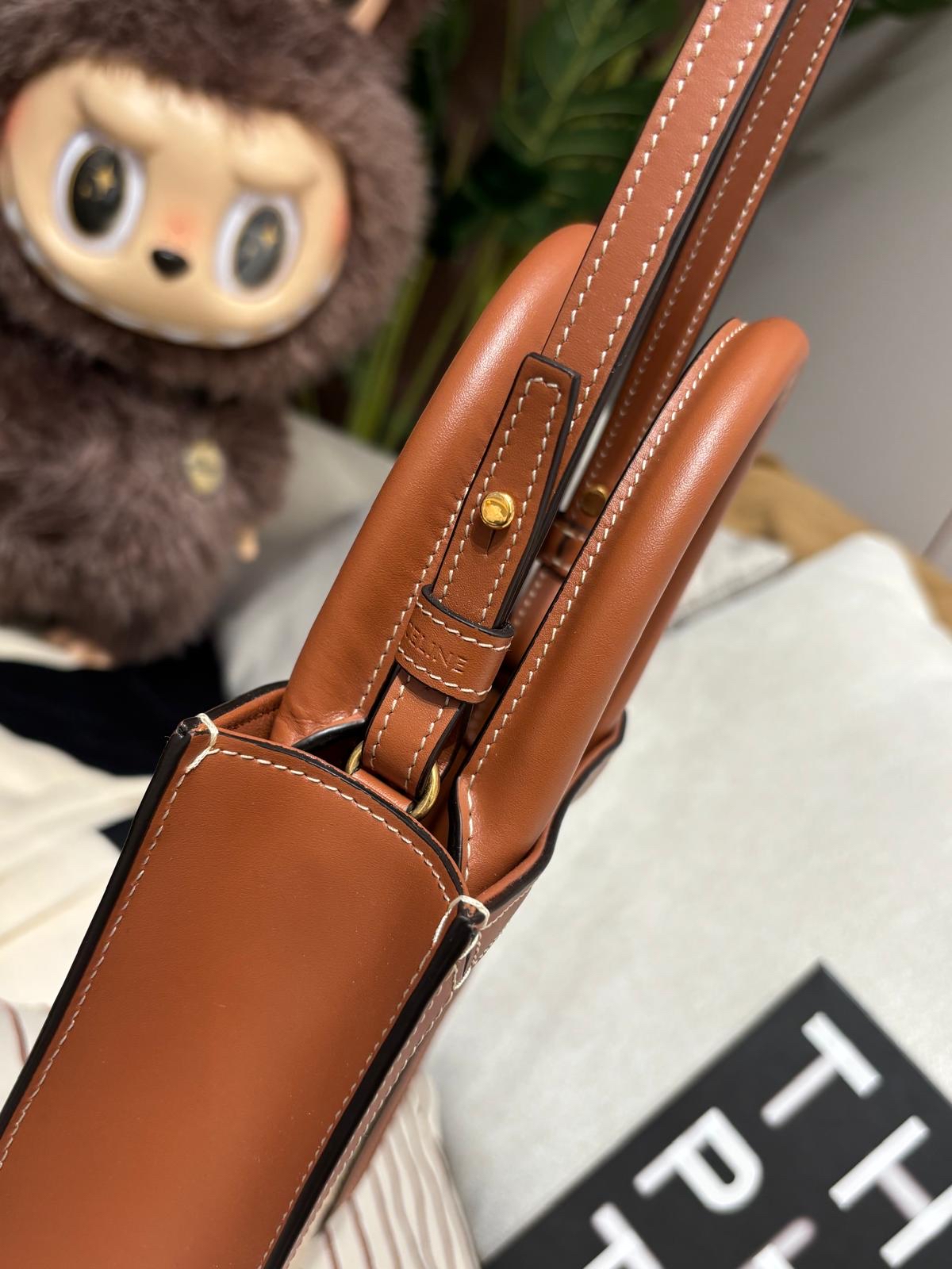 全新 Celine mini vertical cabas 100%Authentic,100%new 全新貨品 ✅收據✅塵袋✅booklet ✅paper bag