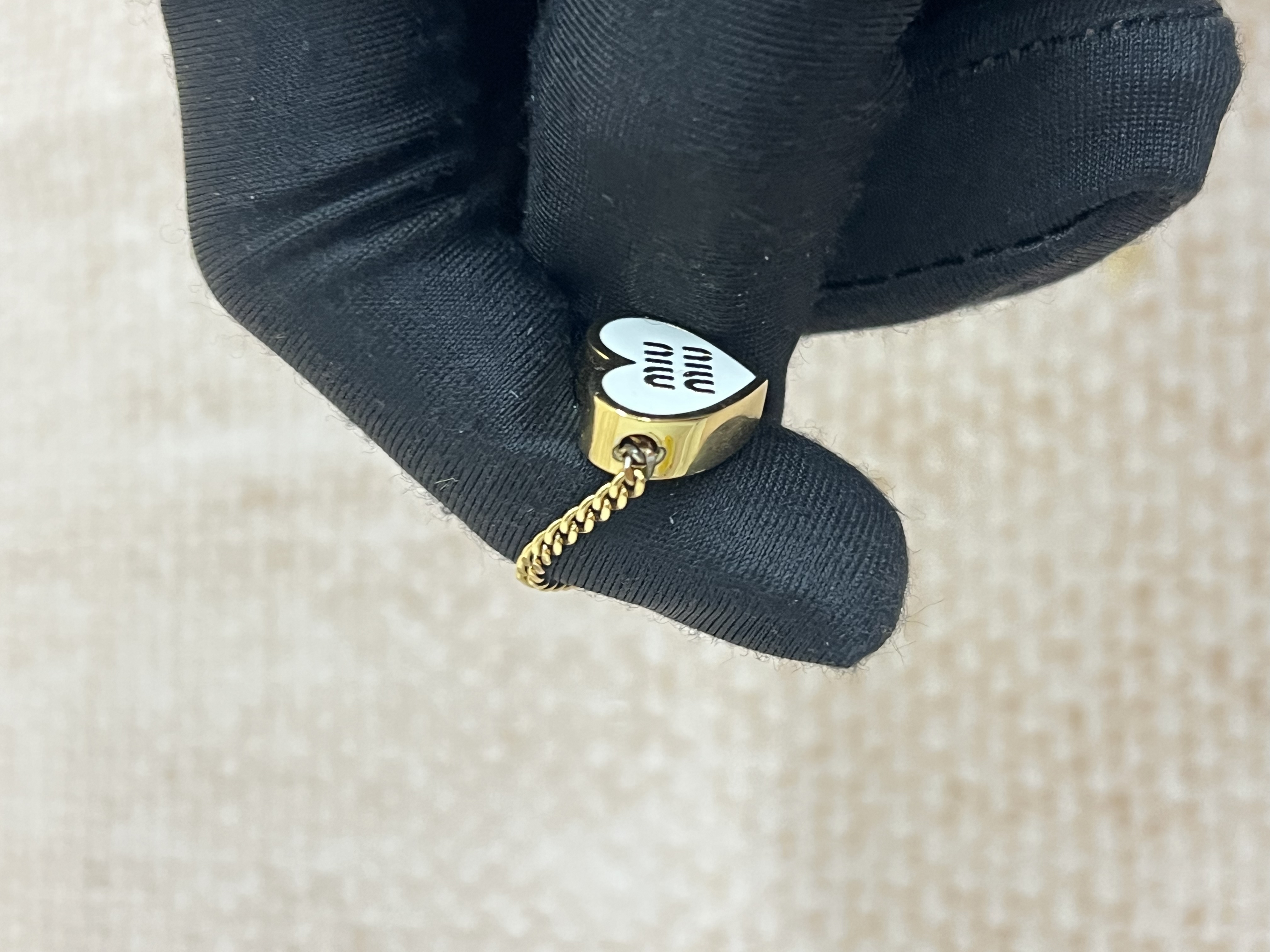 Pre-owned Miumiu Heart Bracelet / Product Code: 26043009