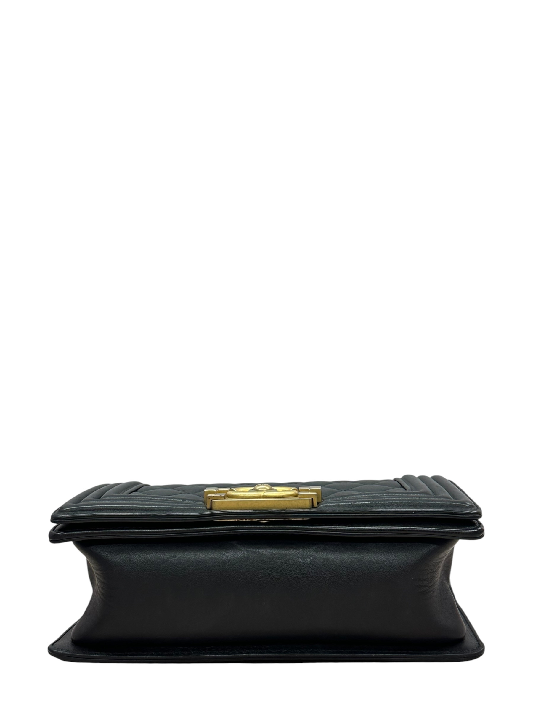 Pre-owned Chanel Boy 20 Flap Bag 牛皮 / Product Code: 082101