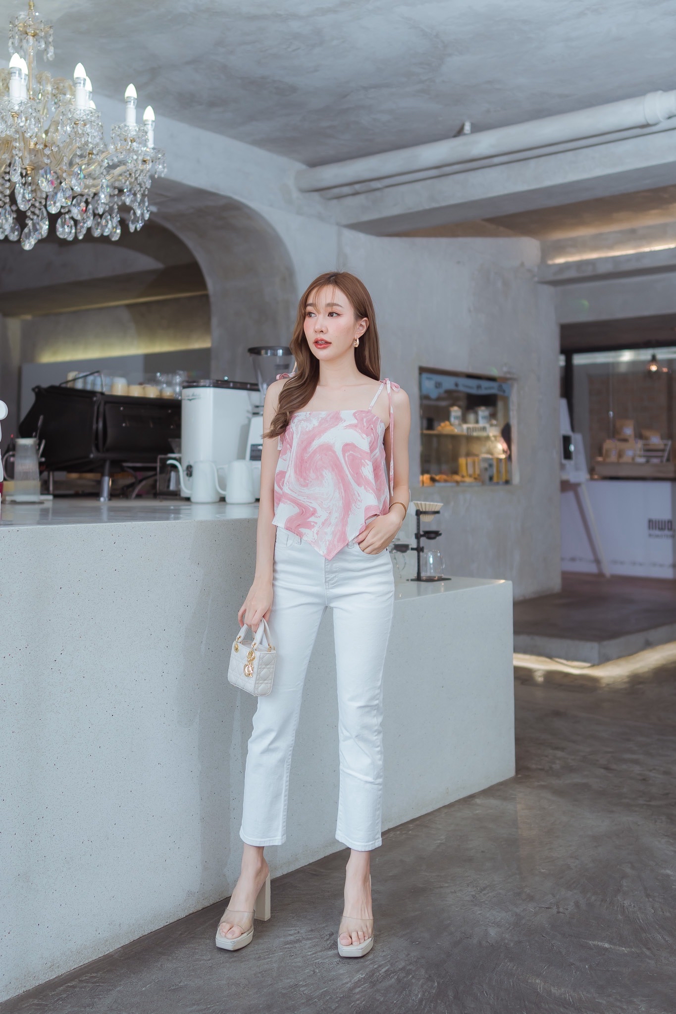 26🇹🇭新款預訂 三角大理石綁帶TOP