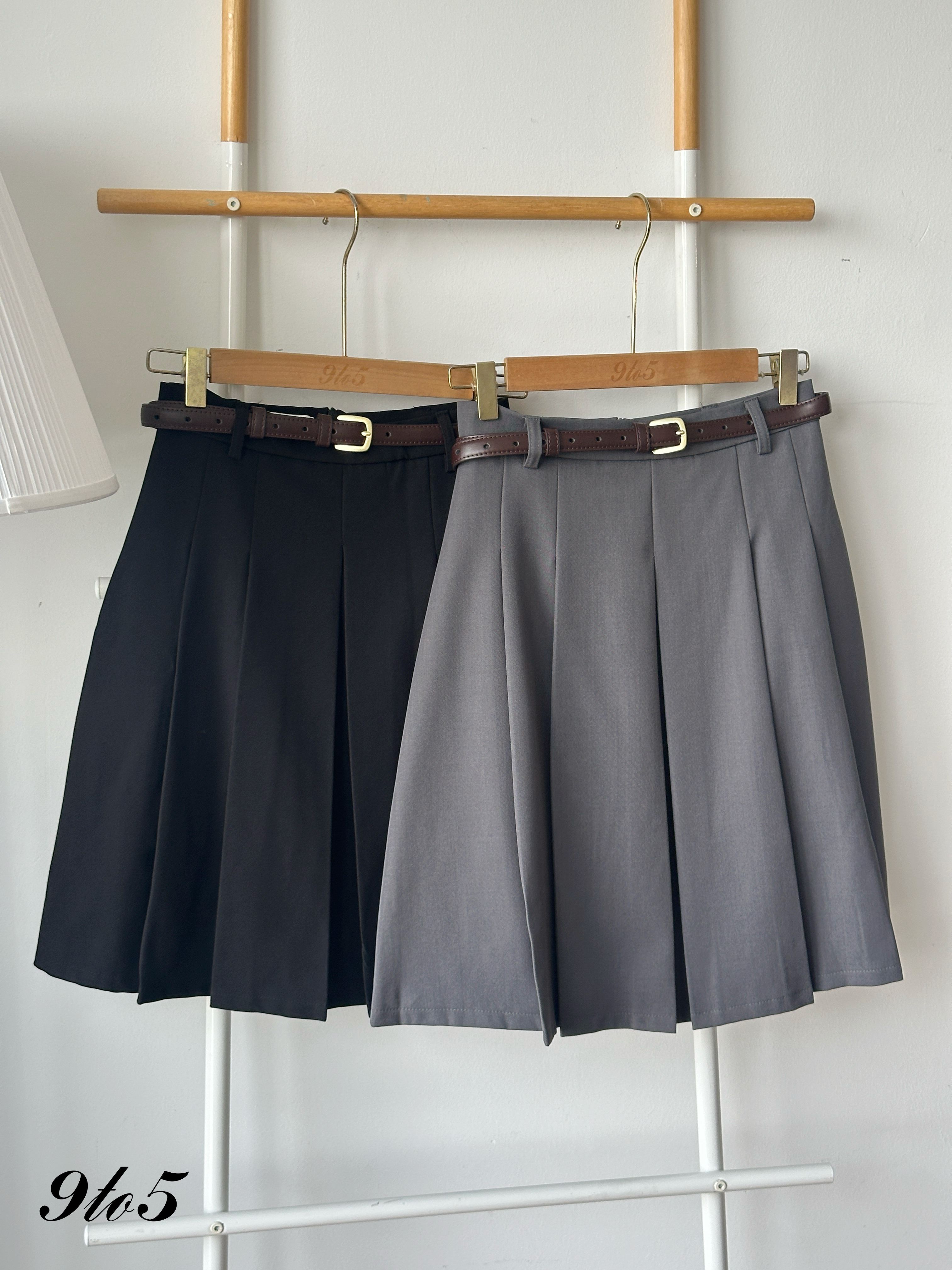 S1928 Midi Pleated Skirt - Black & Grey