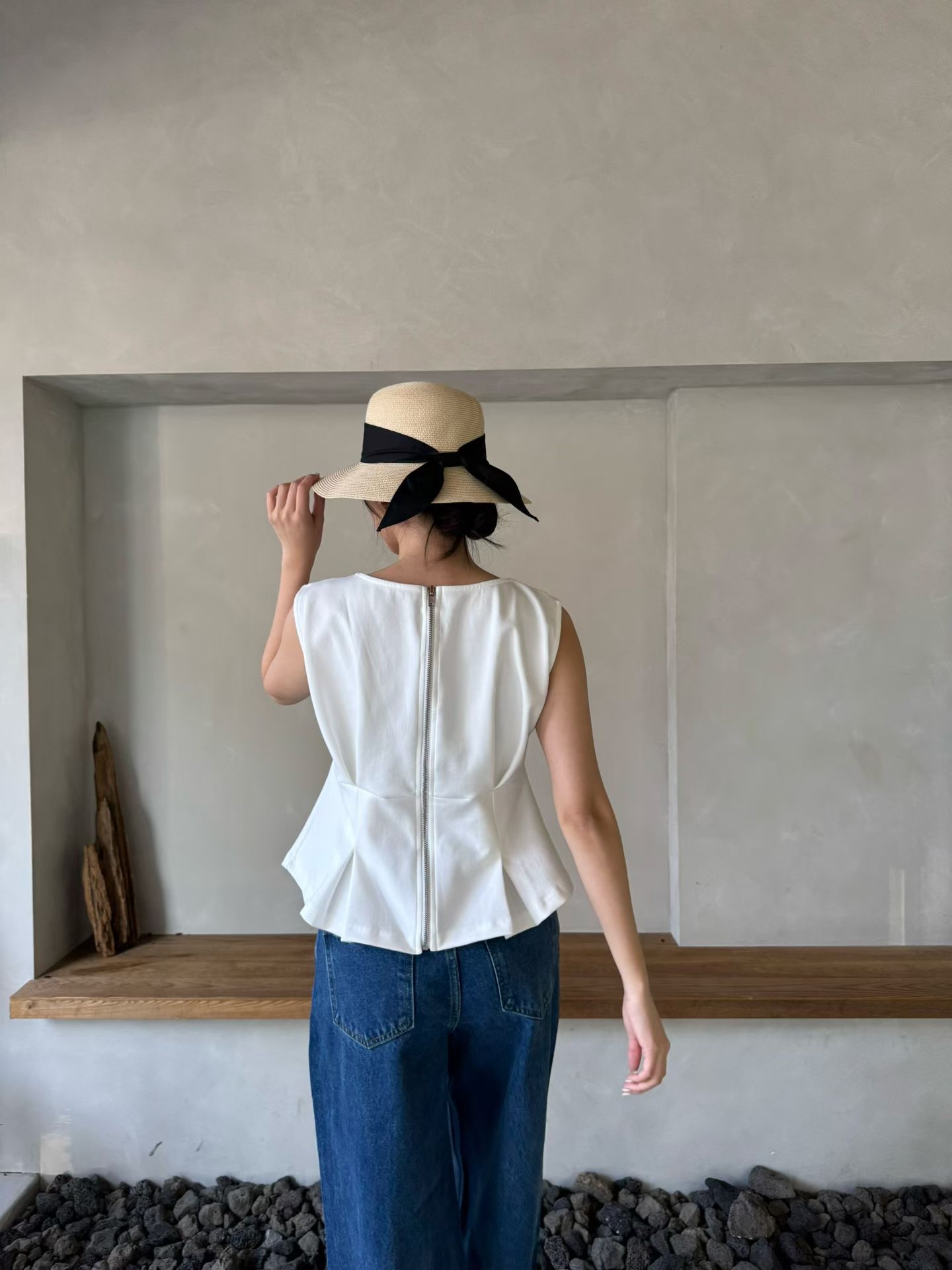 M20 立體修身壓褶背心