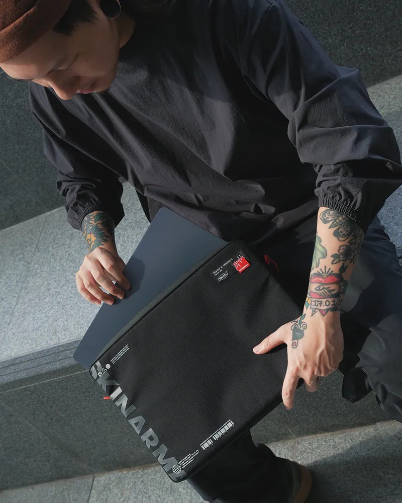 SKINARMA Fardel 潮系風格手提電腦保護套 (適用於 MacBook 14 吋)