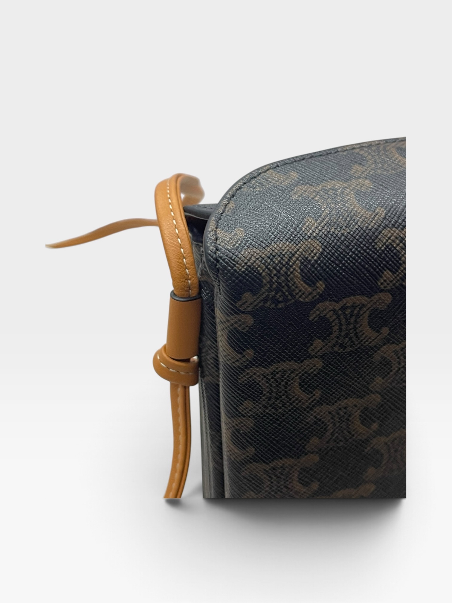 Pre-Owned CELINE Trio Flap / Product Code: 102916