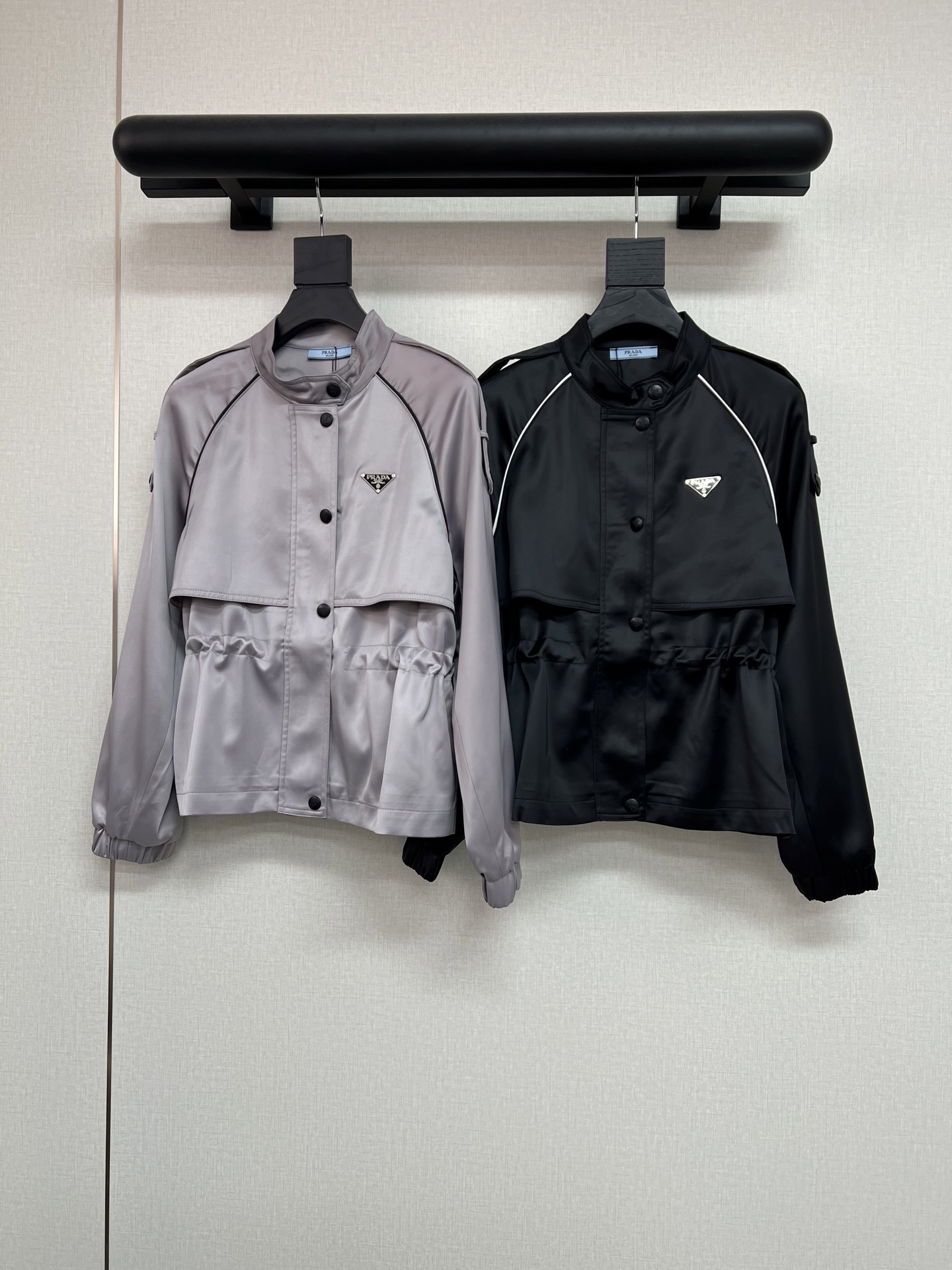 PRADA 三角標鬆緊腰拉鍊外套