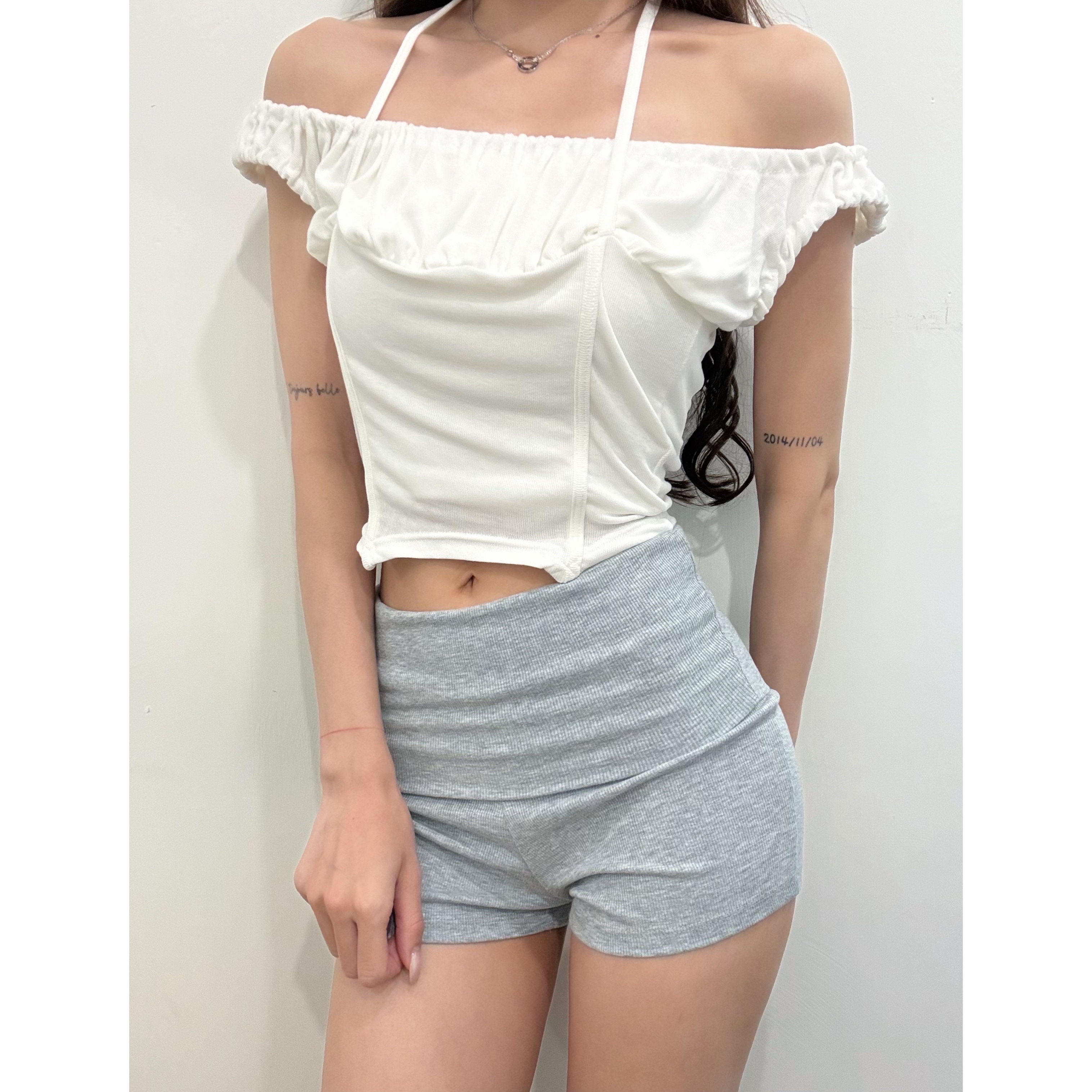 優惠價7月24截🩶2607M《STRAP IRREGULAR HEM CROP》