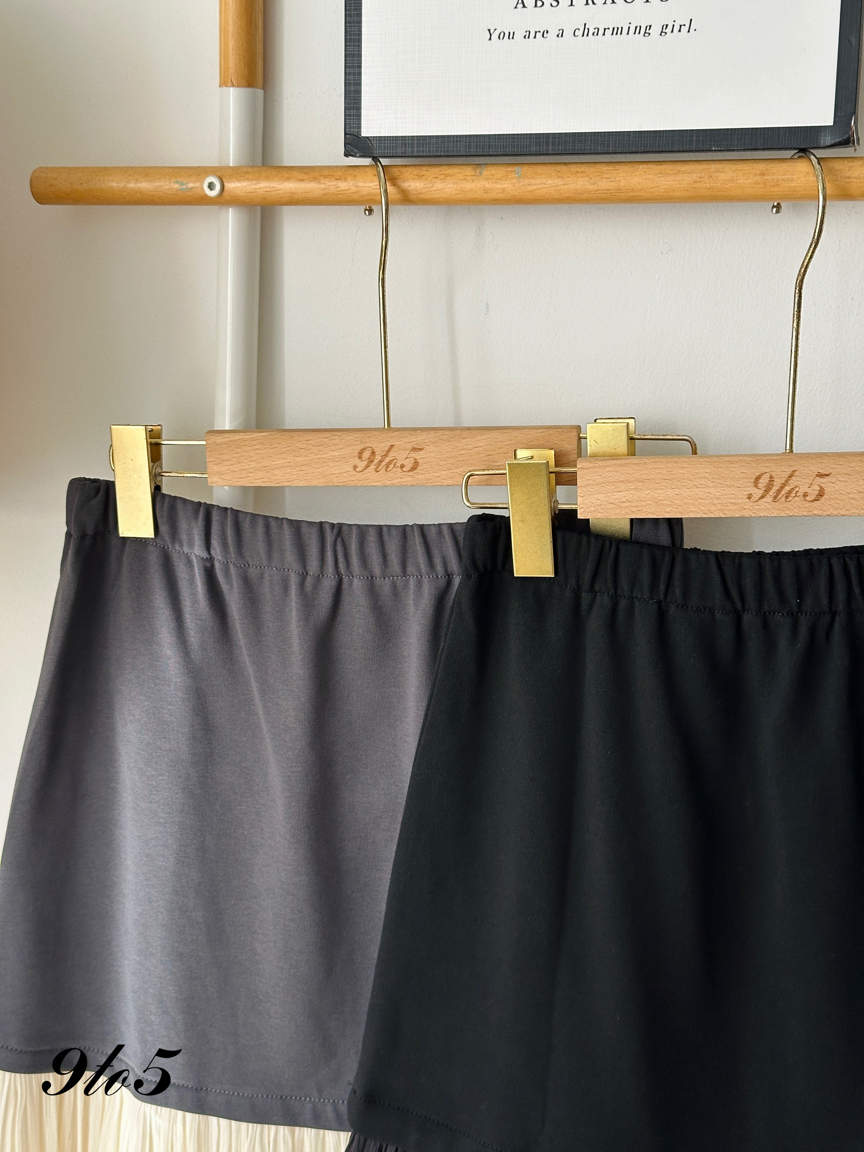 S1788 Pleated Layered Skirt - Black & Cream