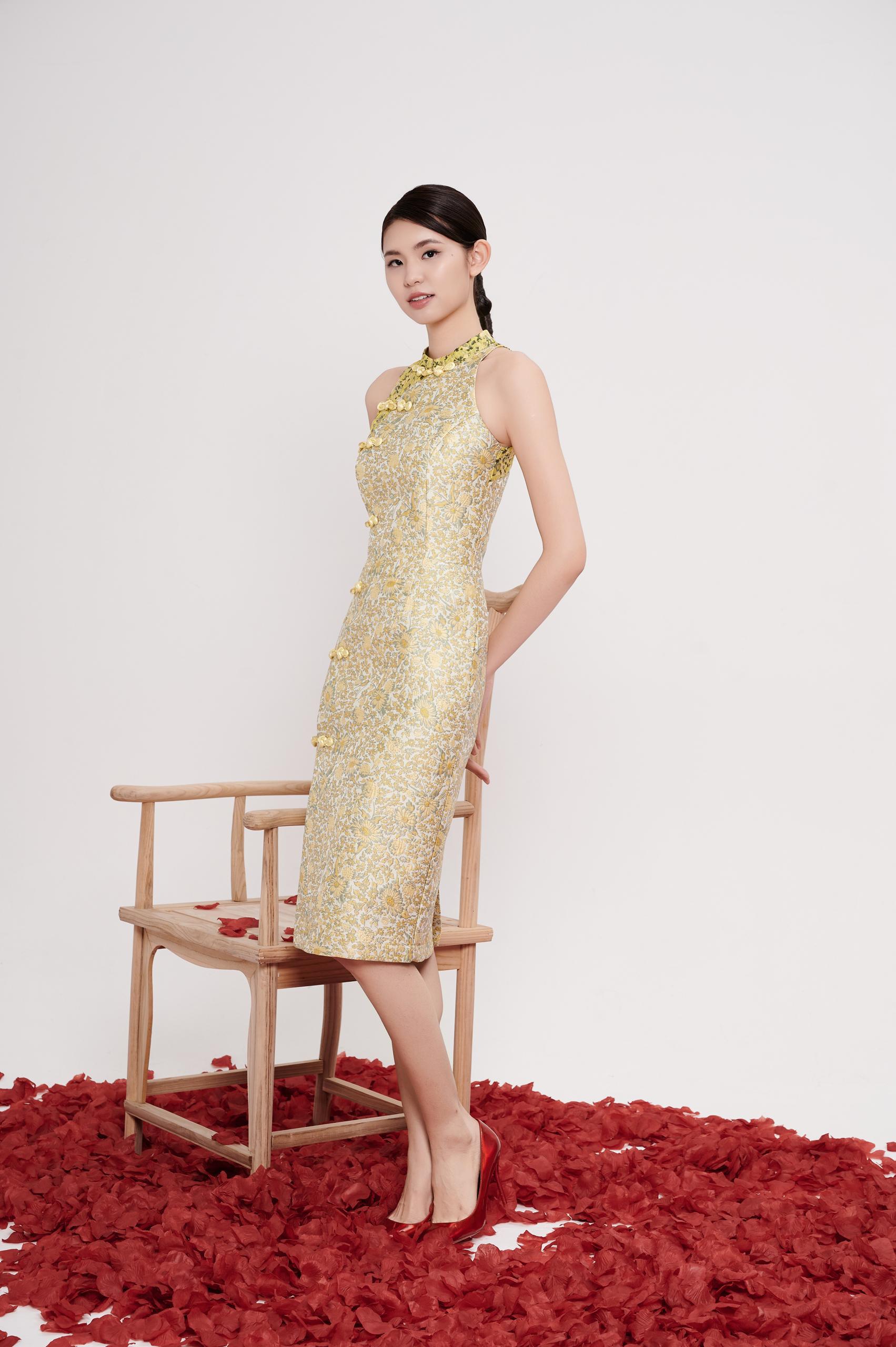 独家Cut in 露背旗袍 2136