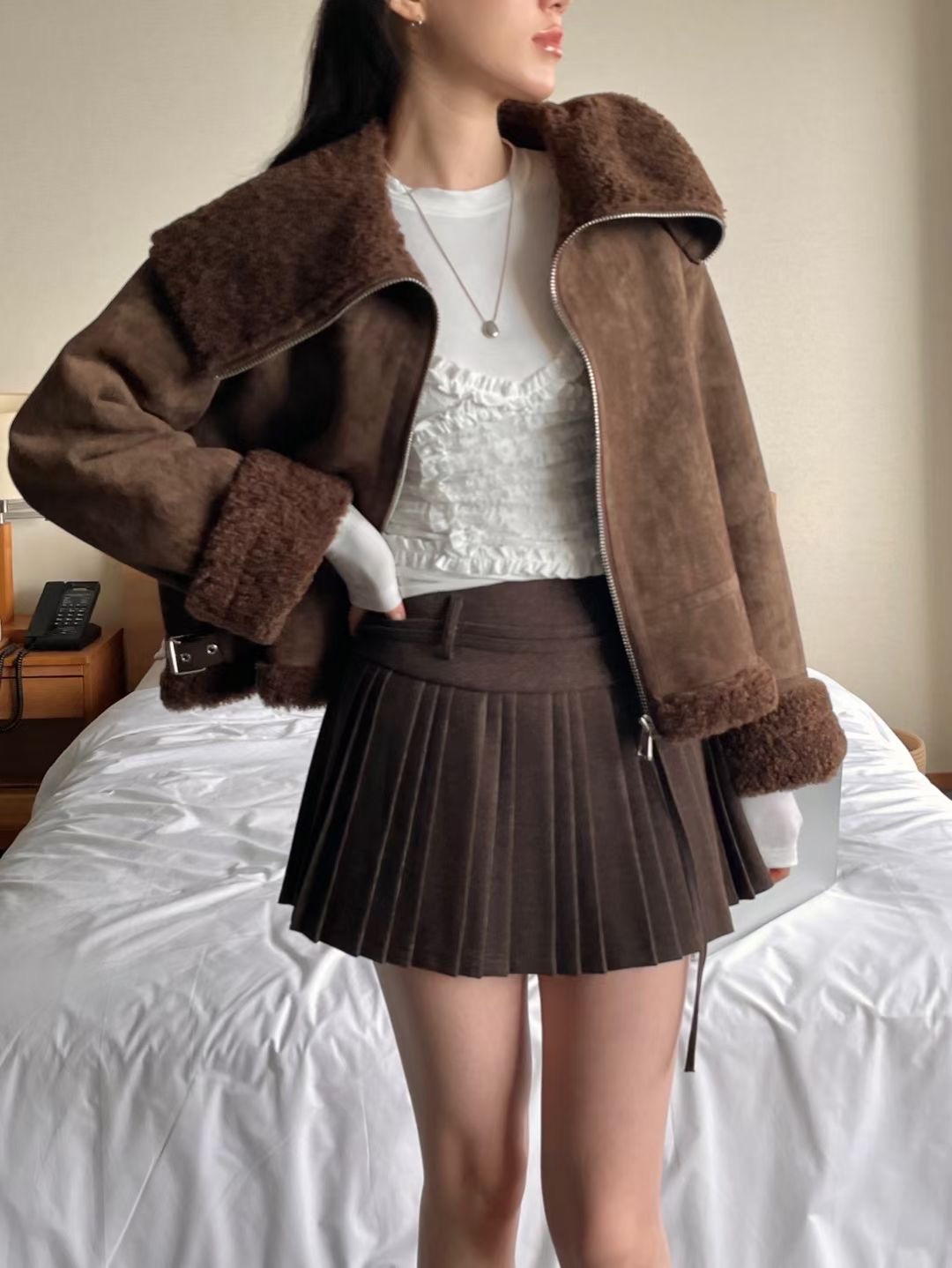 【 ˶୨⚑ 版型極好🧸梨型女孩必入！超顯瘦🤎日常上班OK～銀扣腰BELT百摺裙褲！】 Earth Tone Pleated Belt Skirt Pants(兩色入)