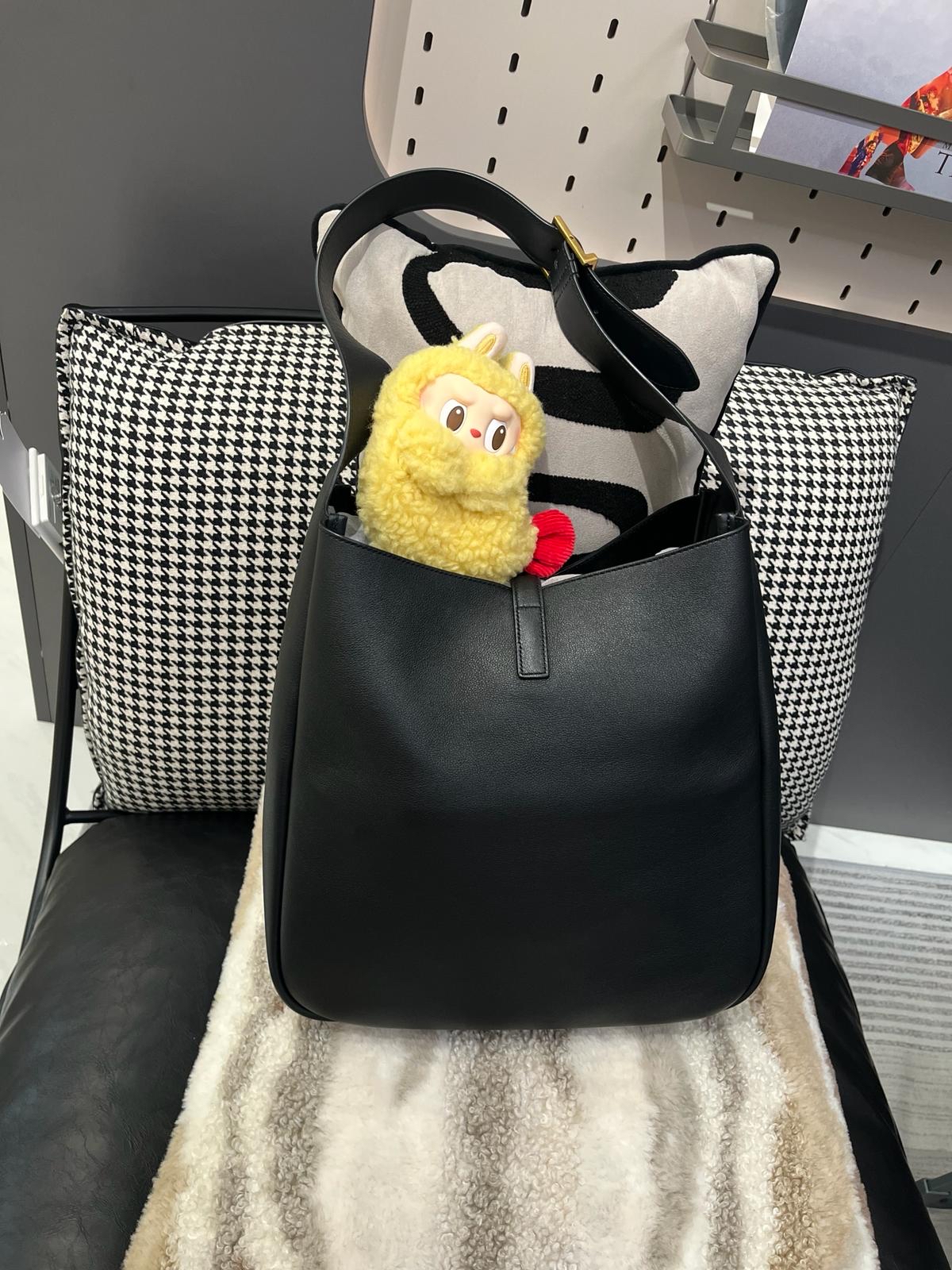 YSL Le 5 à 7 Supple Large Hobo Saint Laurent Shoulder Bag 100%Authentic,95%new ✅收據✅防塵袋