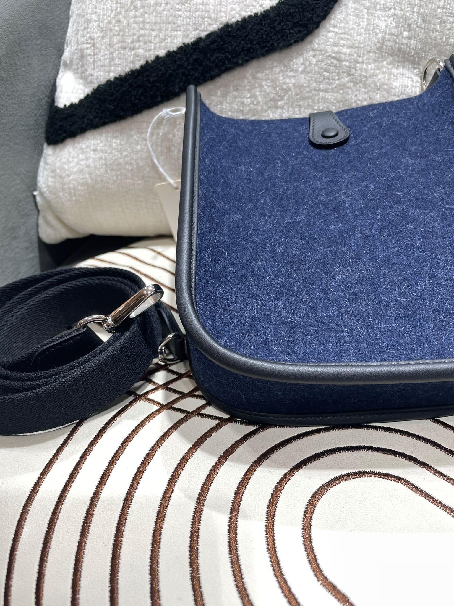 全新 HERMES Mini Evelyne 16 , STAMP Z ,2Z 午夜藍 Bleu Nuit牛皮 Feutre 羊毛氈銀扣, 100%Authentic,全新未使用品 ✅收據✅dust bag✅box 