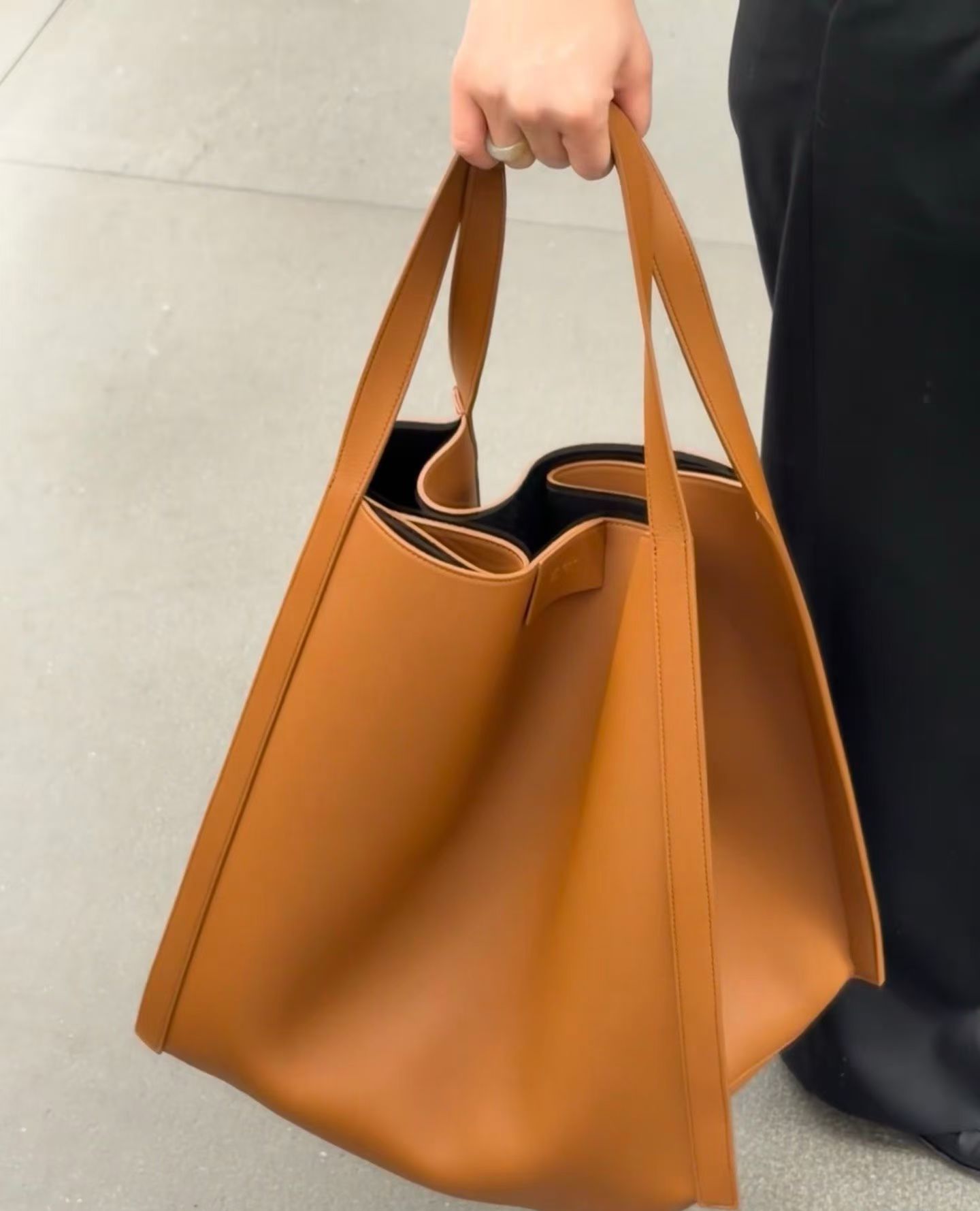 預購 💫💫💫 Celine 專櫃 Cubo M號