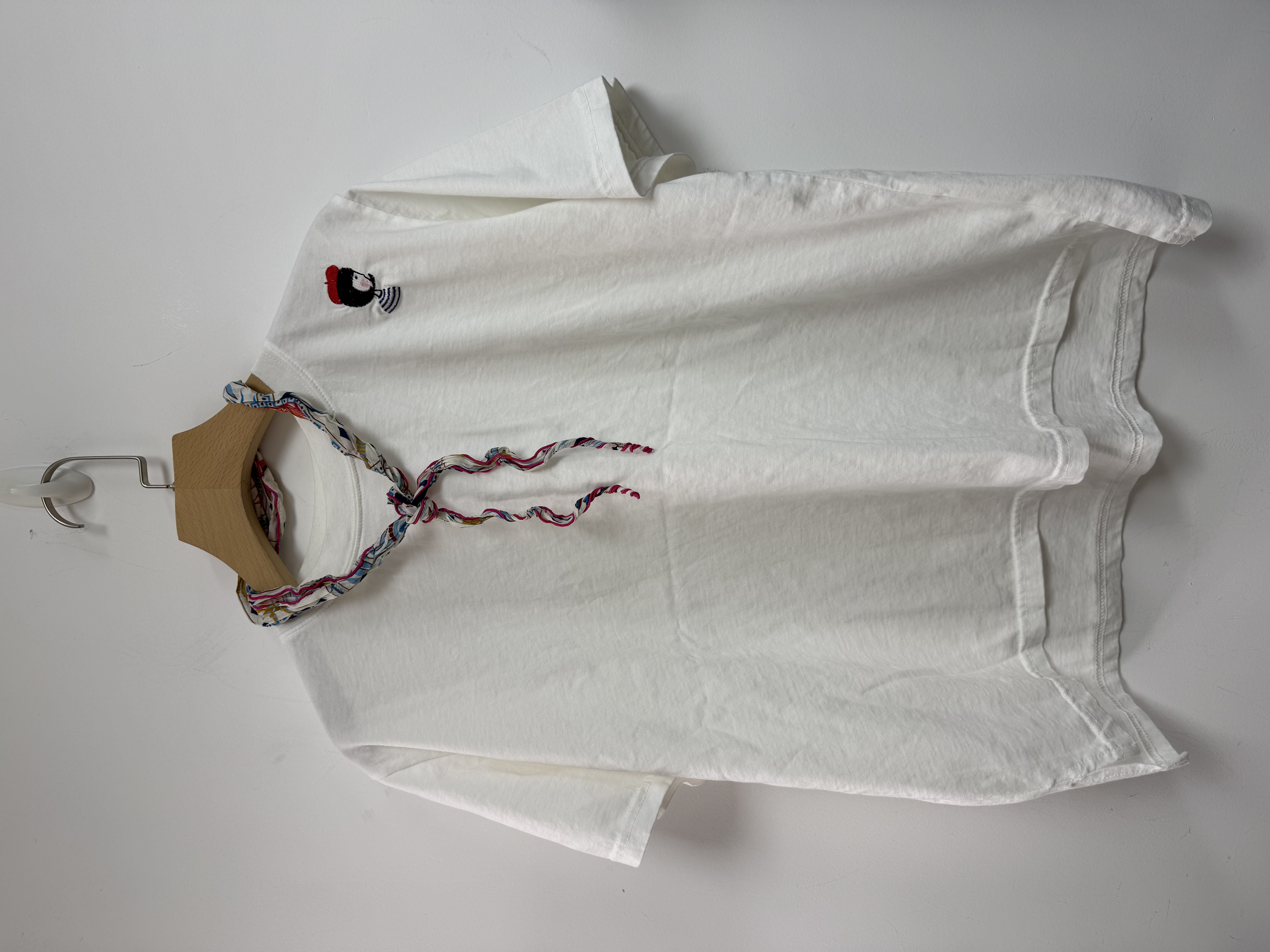 AT OS 紅帽女仔頭tee