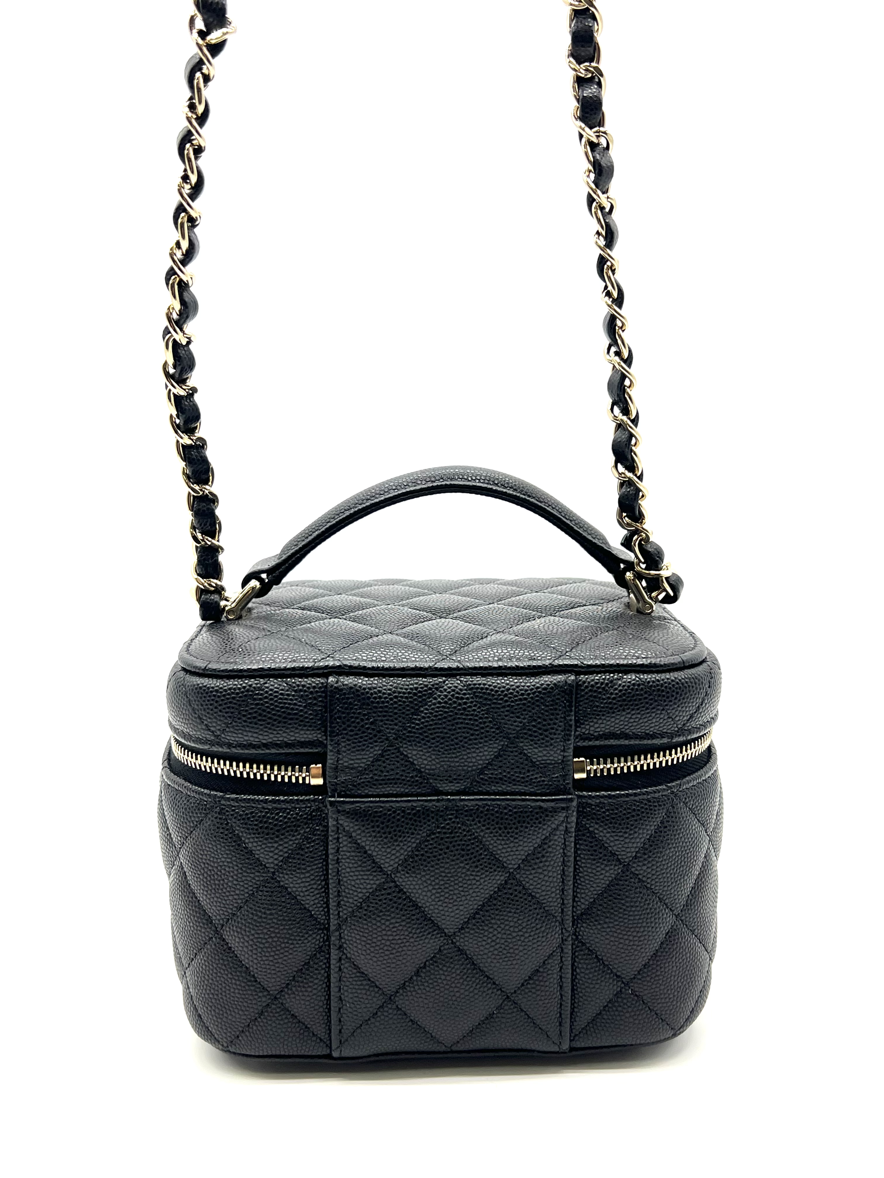 Pre-Owned CHANEL Caviar Quilted Mini Vanity Case with Chain / Product Code: 26051108