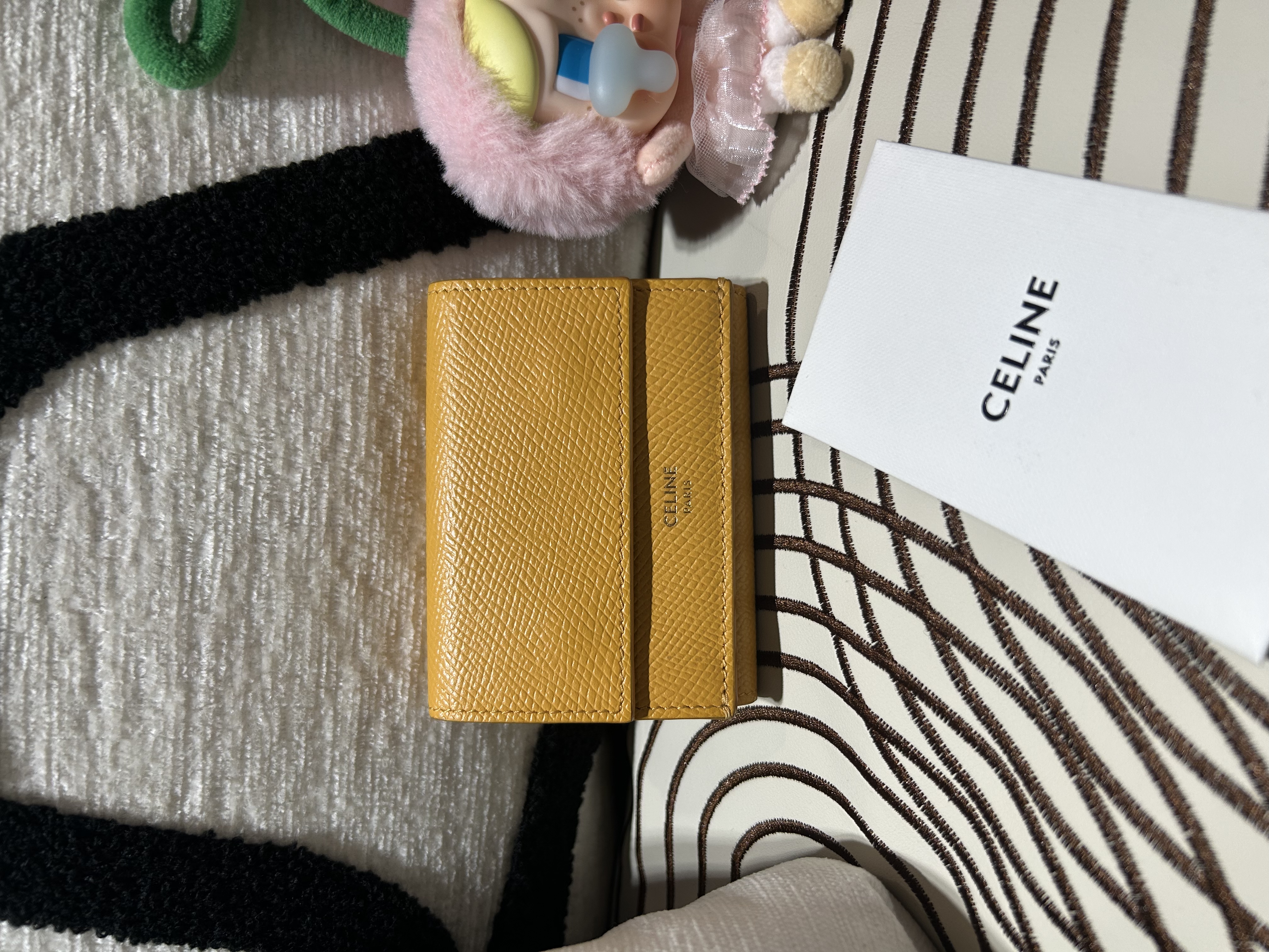 Celine wallet calfskin 牛皮短銀包100%Authentic, 98%new 