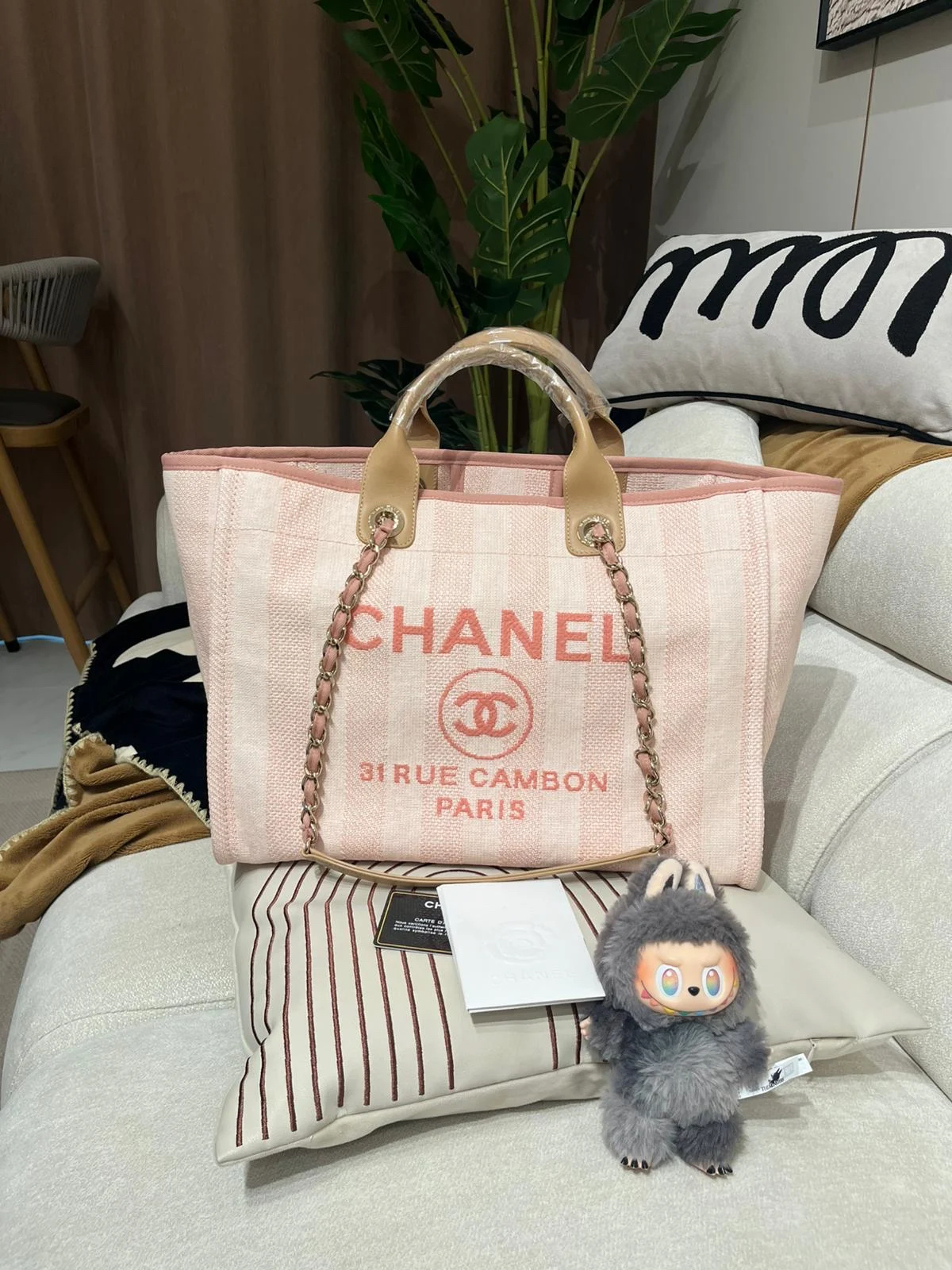 Chanel deauville tote bag with handle 100%Authentic,98%new ✅專門店收據✅29 card✅dust bag