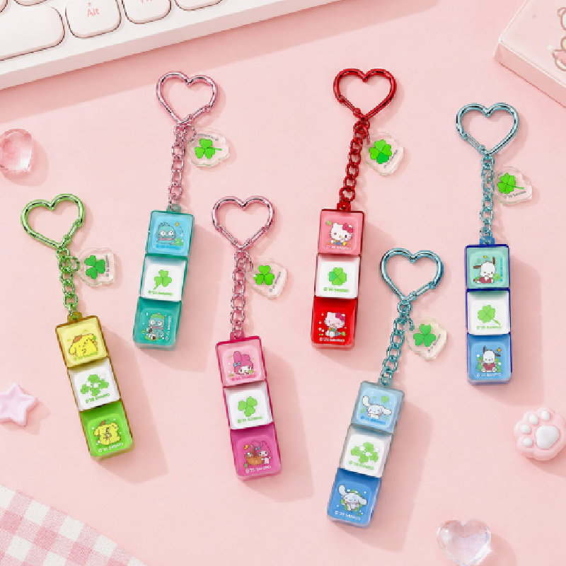  【預訂】韓國直送  Sanrio 幸運四葉草發光鍵帽鑰匙扣（款式隨機）