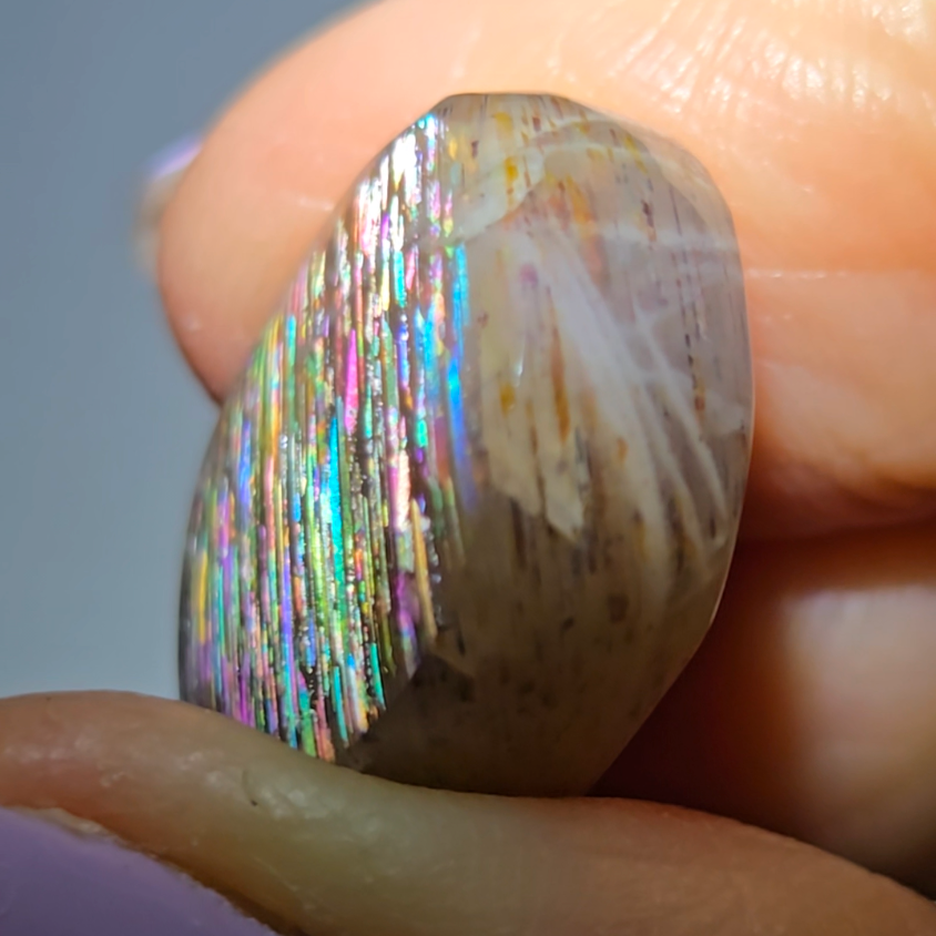 Rainbow meteor shower sunstone cabochon - SM111