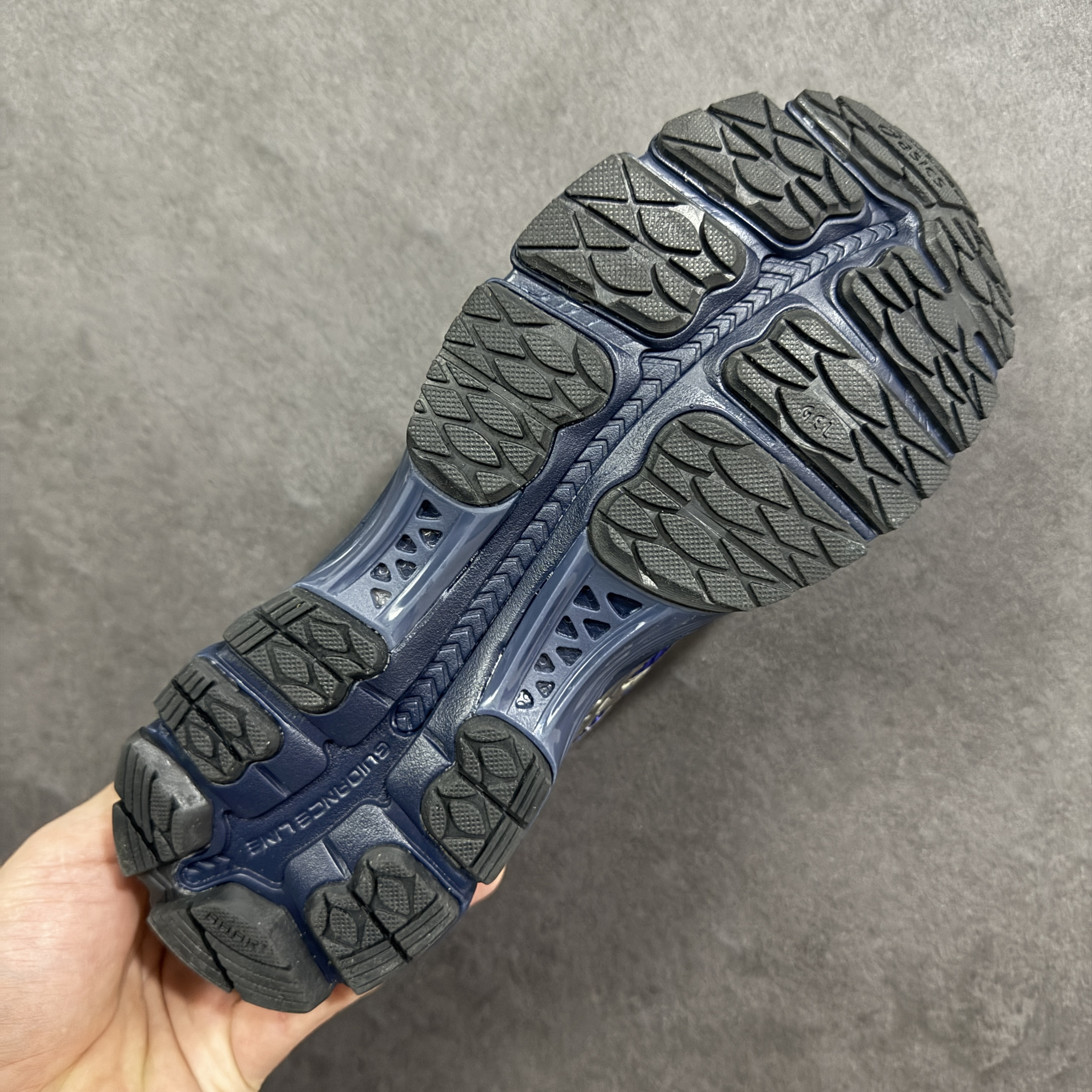 ASICS Gel-Kayano 12.1