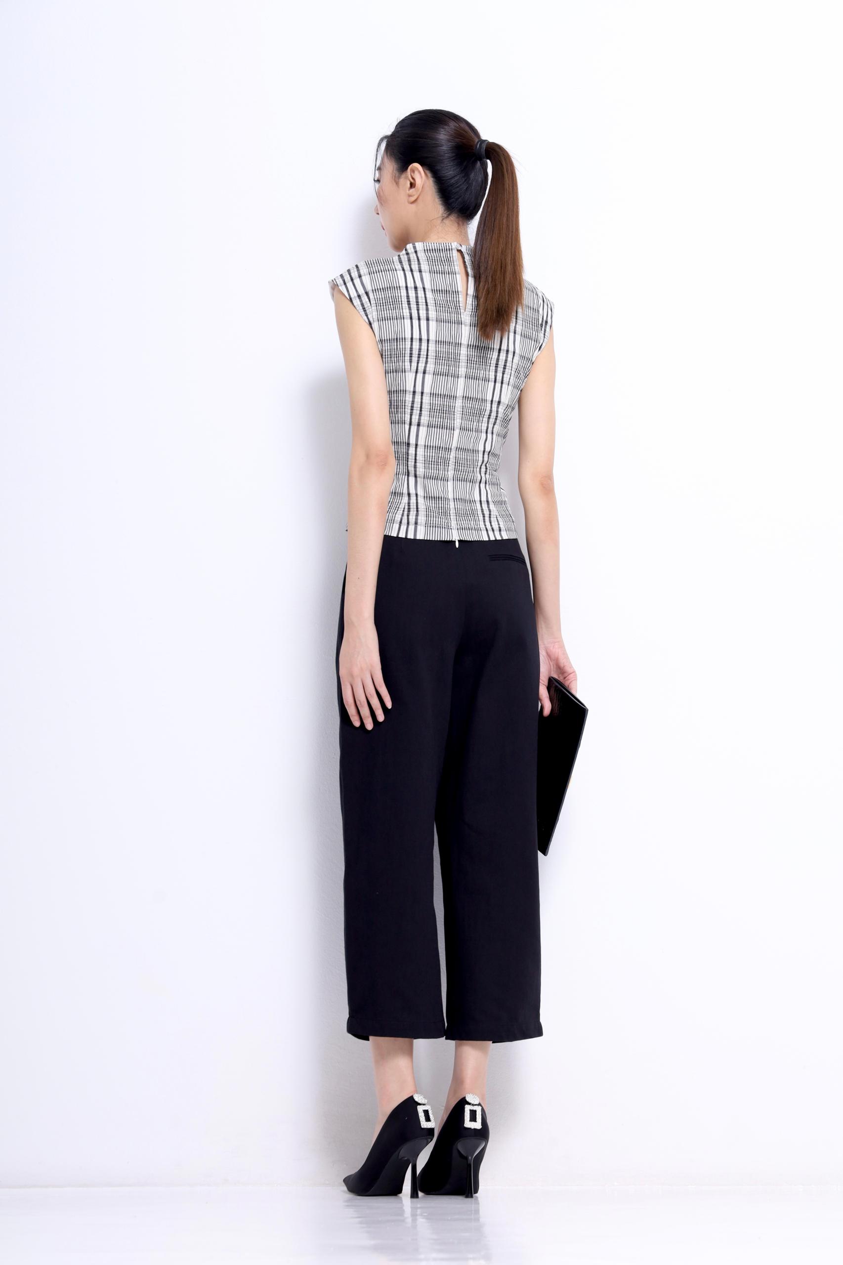 CP1652 Elara Pleated Wide-Leg Cropped Pants