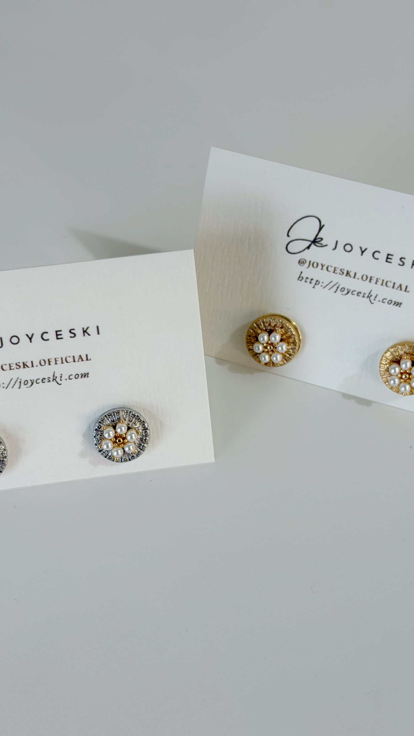 英國金屬壓花RUFFLE裙邊鈕扣耳環/金色珍珠小花