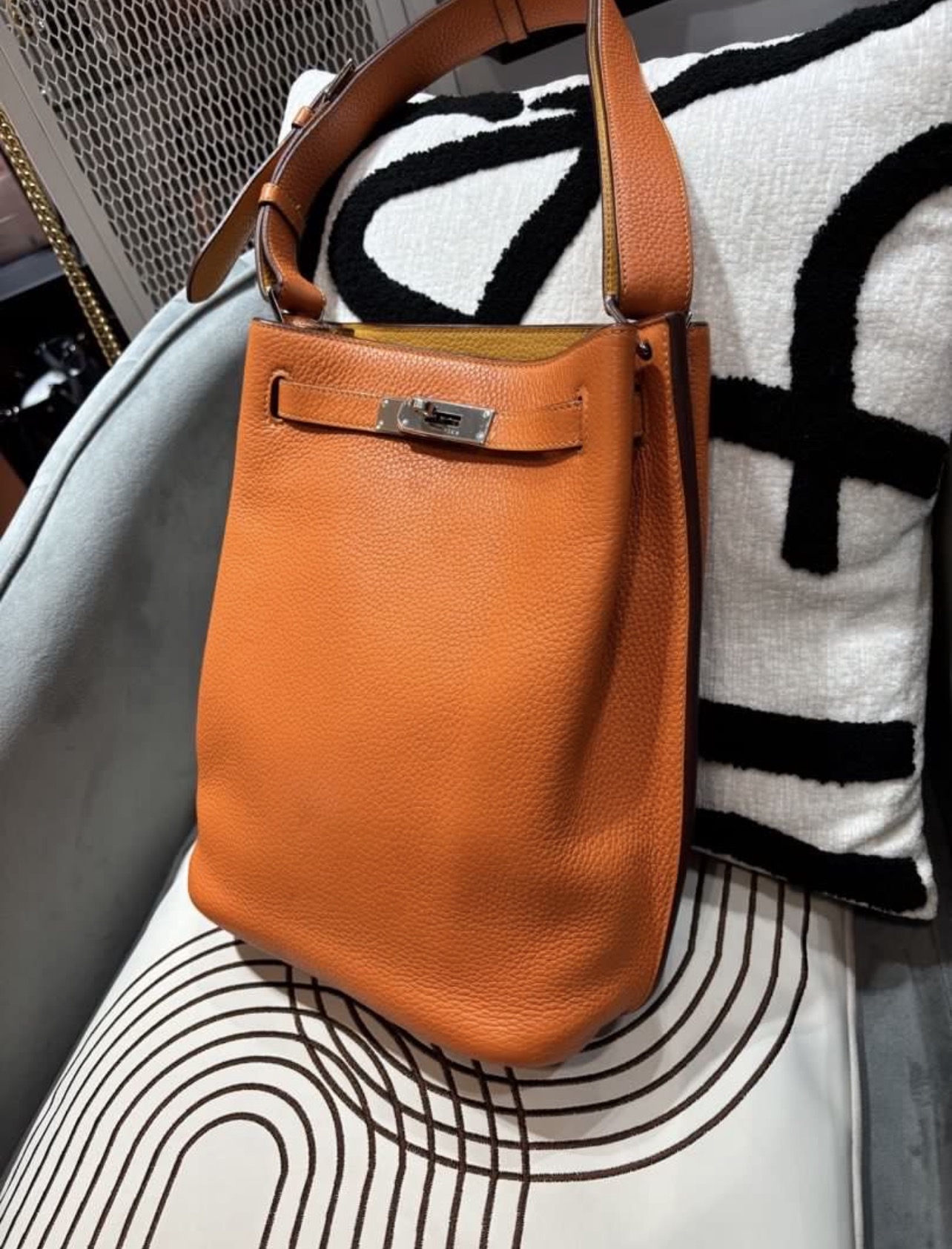 Hermes So Kelly Stamp [P] 100%Authentic, 95%New ✅Dust bag