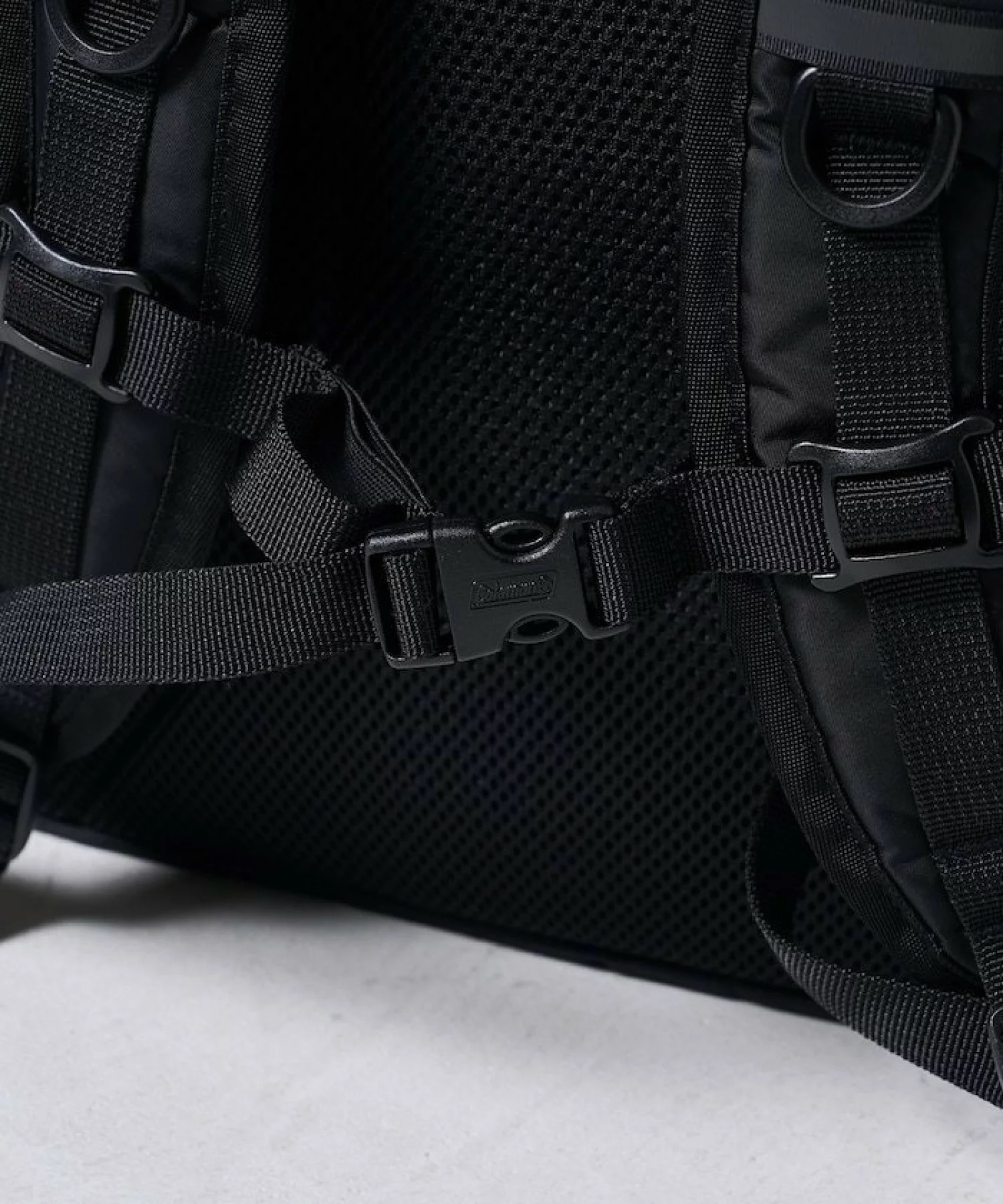 日本代購【 2026新商品 日本直送 FREAK'S STORE x Coleman 別注版 Walker 輕量尼龍 25L 背囊  |  FREAK'S STORE  Exclusive Walker 25L Backpack - Lightweight Nylon 】