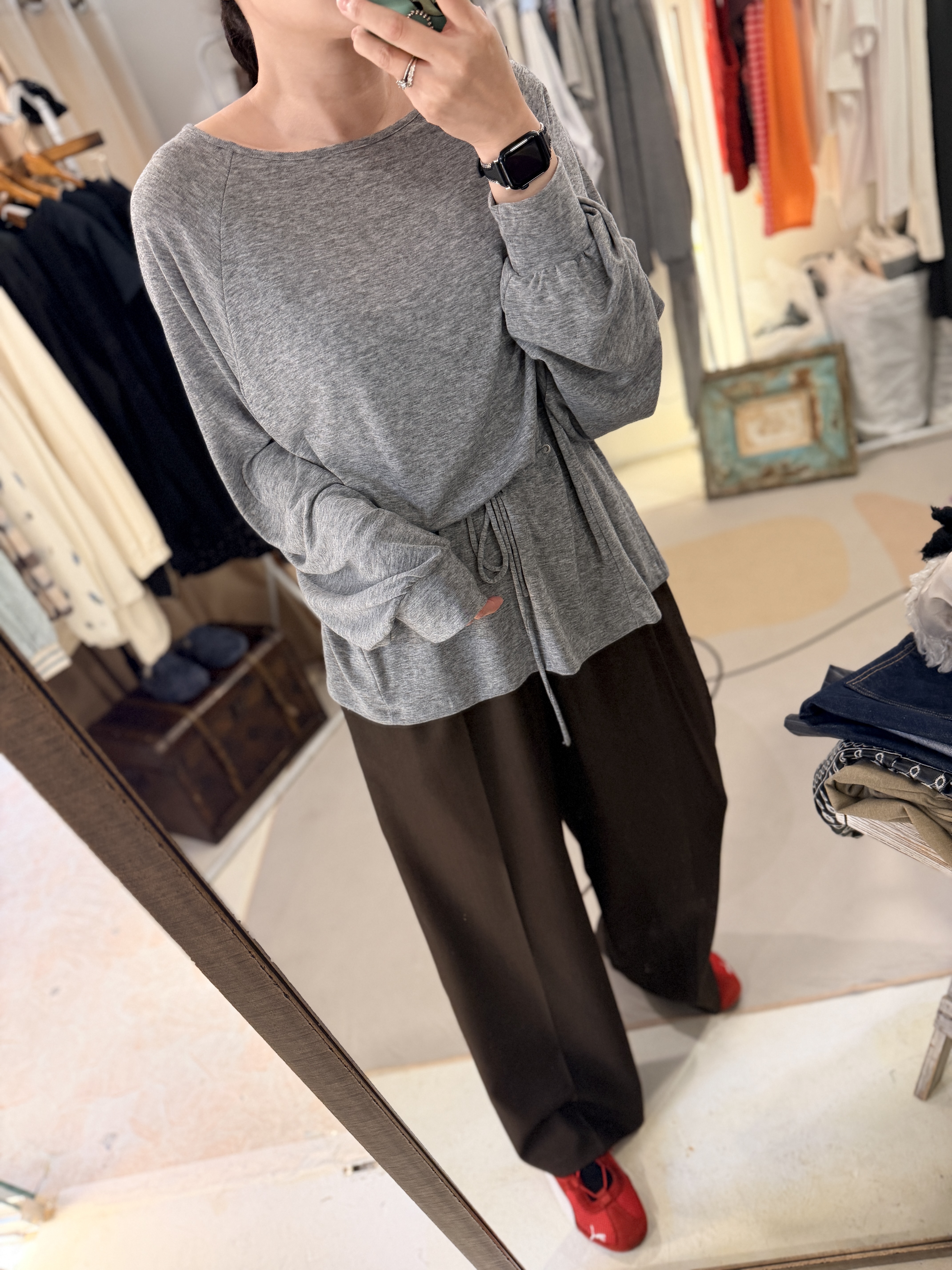 Loose details top