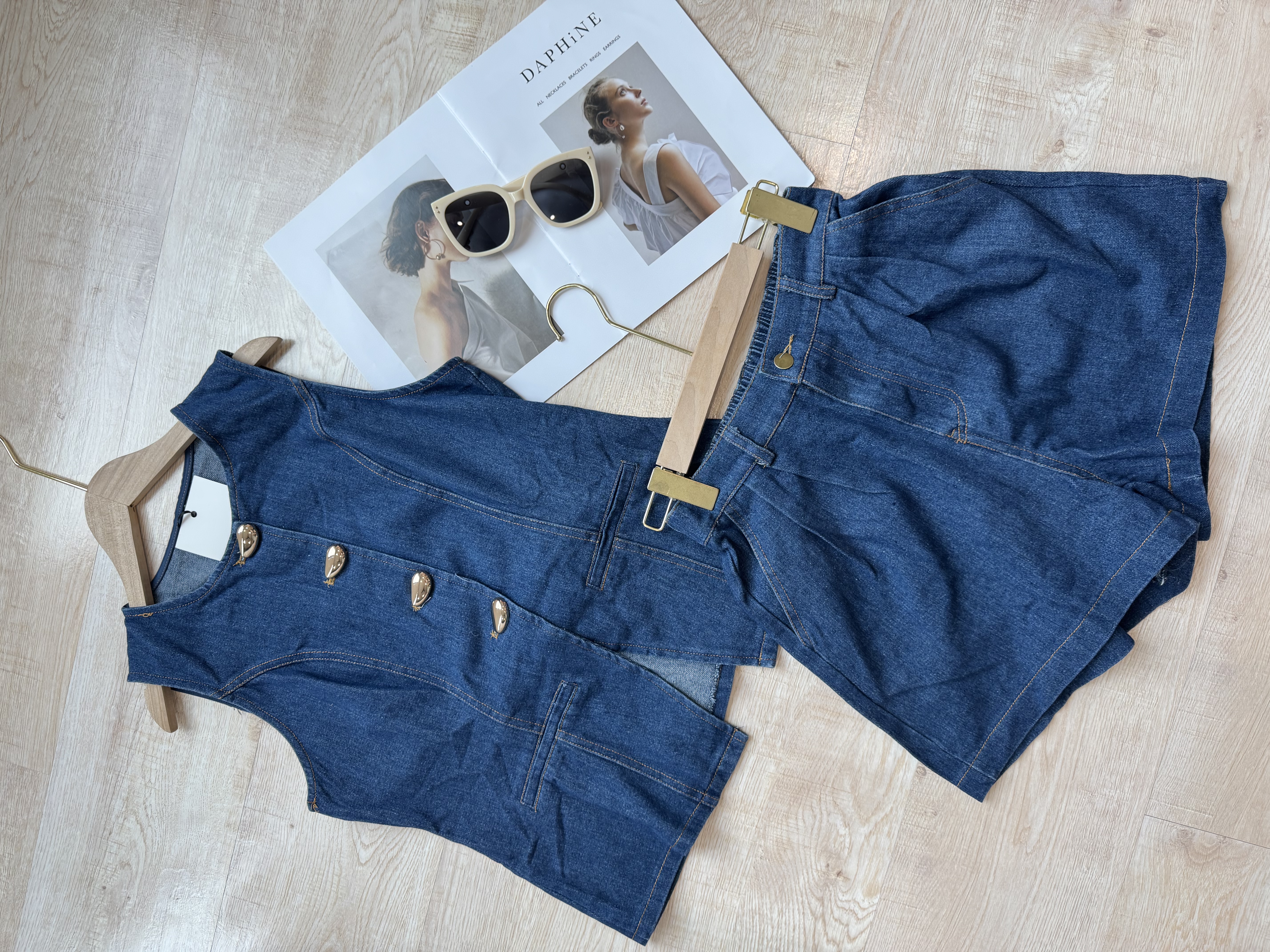 Vintage Cut Denim Co-ord Set 复古金扣立体剪裁牛仔套装 ( 1 colour )