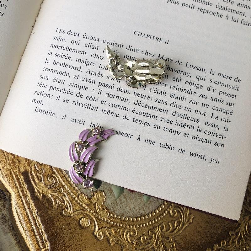 C.a. 1950s Lavender Enamel Foliage Clip Earrings (MT940)