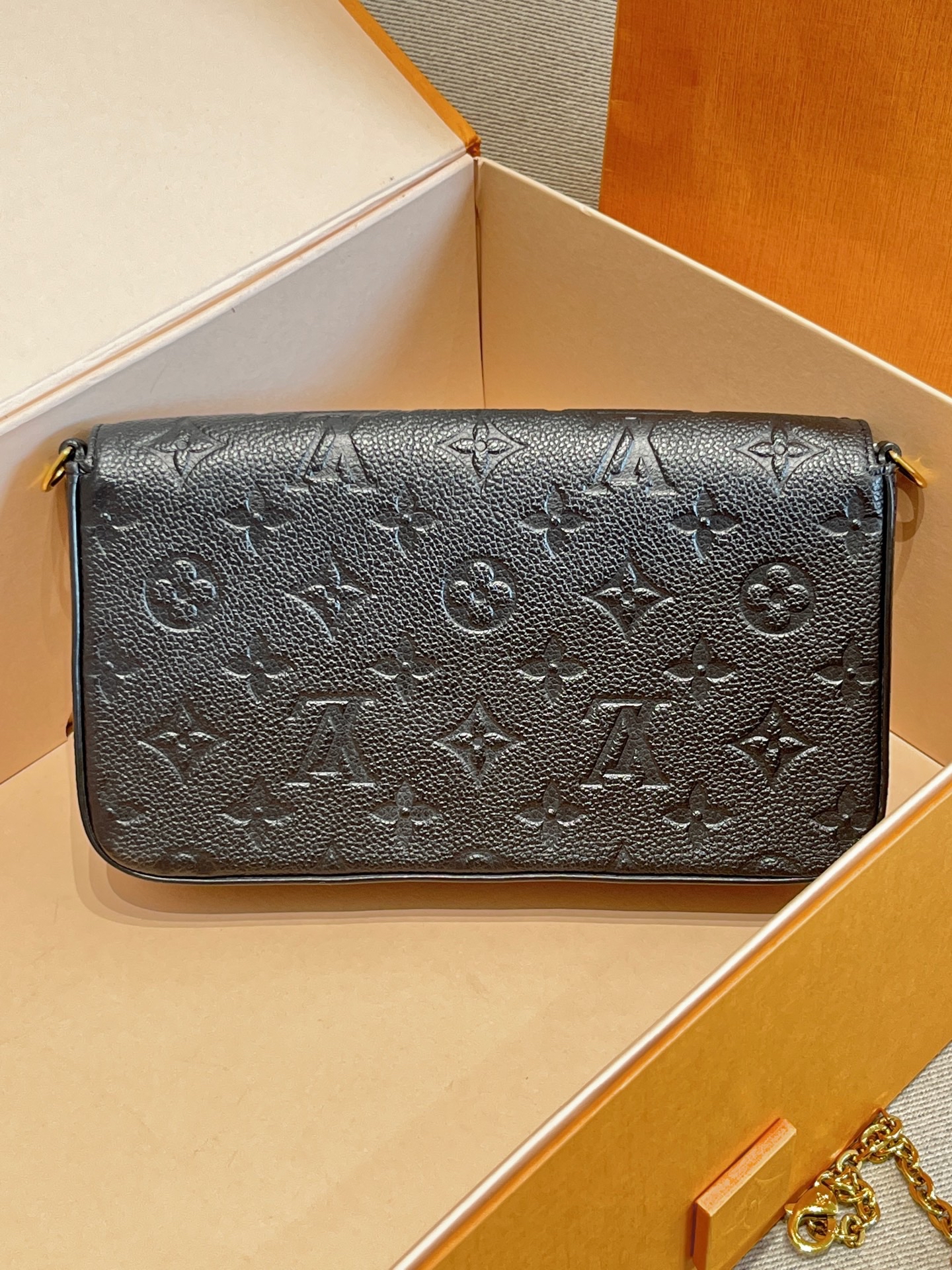 【預訂貨品】LV黑色全皮印花三合一 