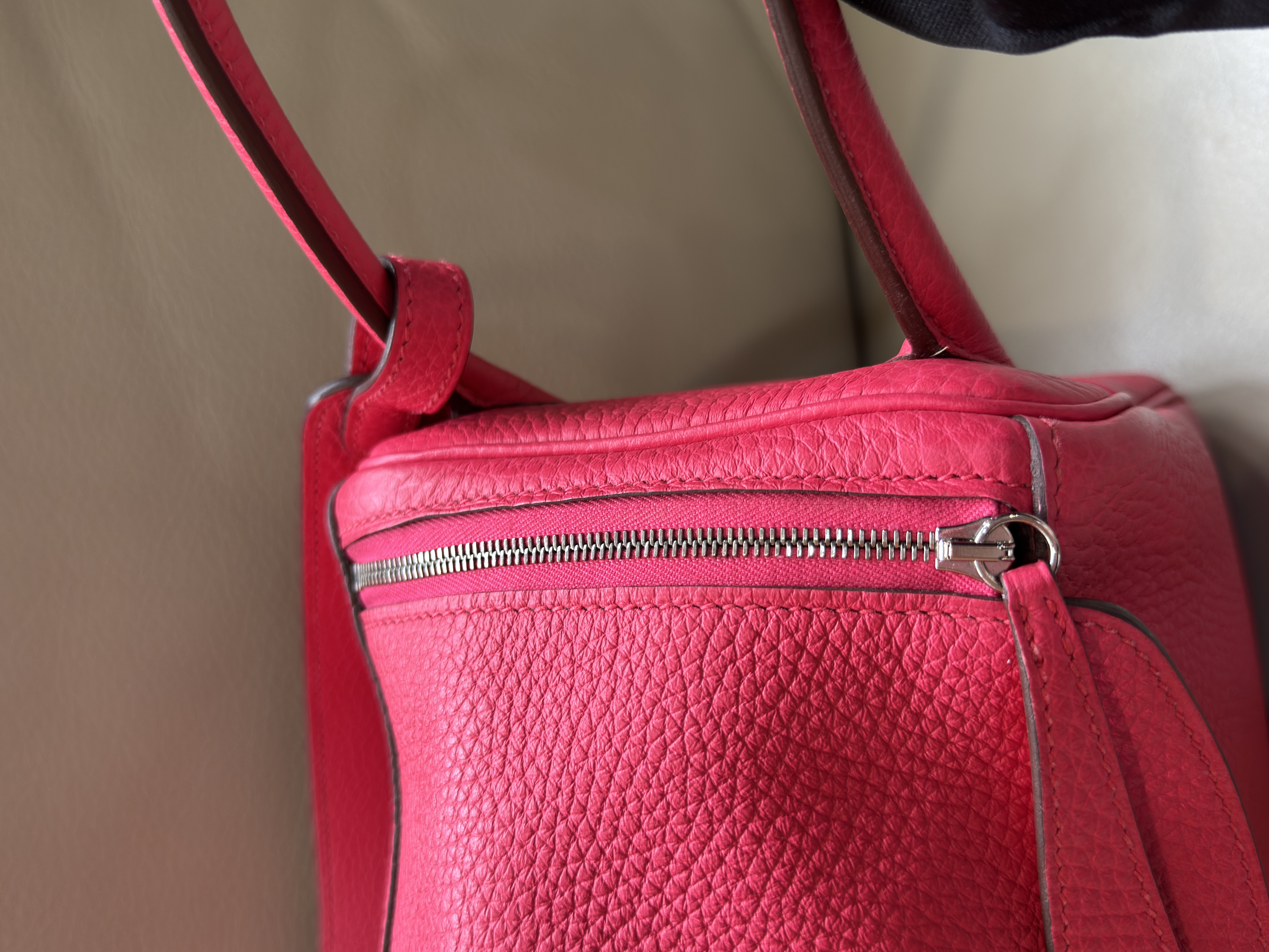 Pre-Owned HERMES Lindy 26 / Stamp Y 寶石紅 / Product Code : 26042502