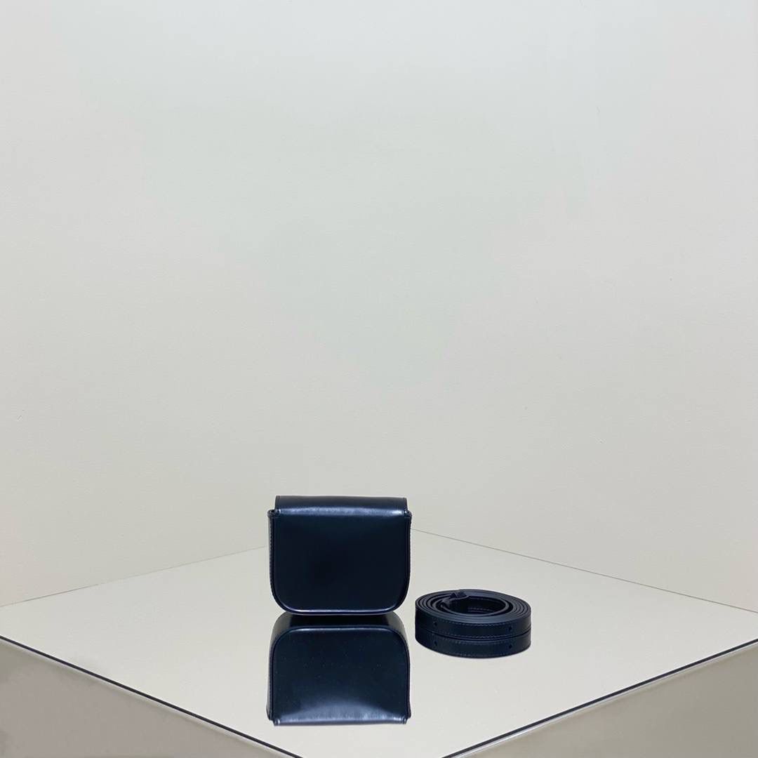 🔥大货实拍图 𝗖𝗘𝗟𝗜𝗡𝗘 ♥ 迷你凯旋门 型号：10I512 尺寸：11*8*4cm