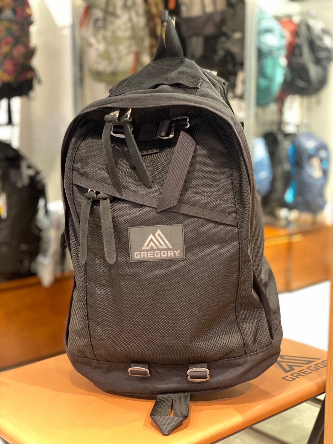 現貨】GREGORY DAY PACK BLACK BALLISTIC【現貨36小時內寄出】 | PPSTORE