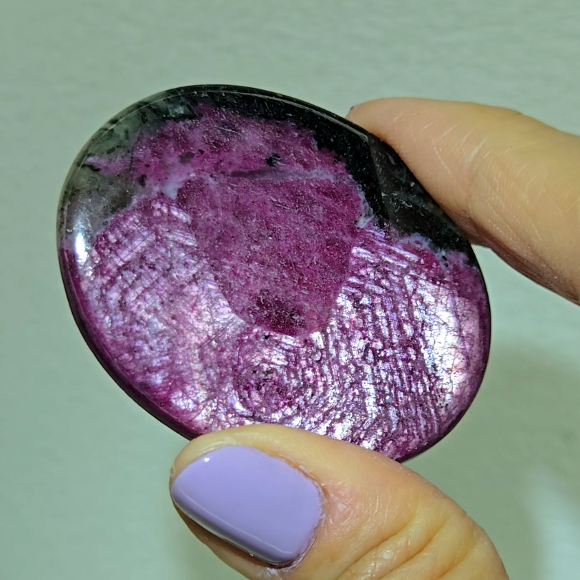 Ruby in zoisite cabochon with hexagonal prism and UV - RBY122