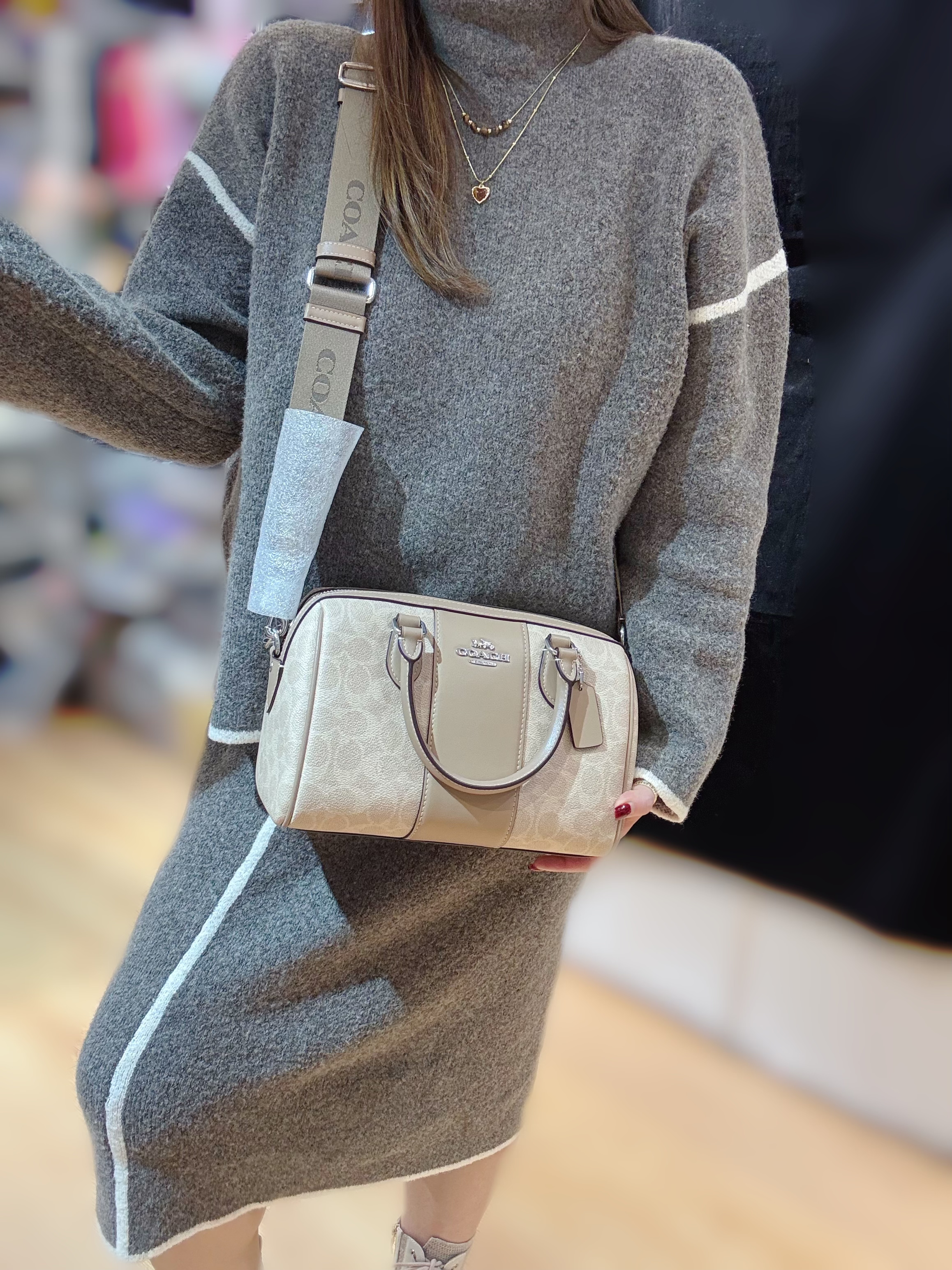 Coach Rowan crossbody milk tea/m