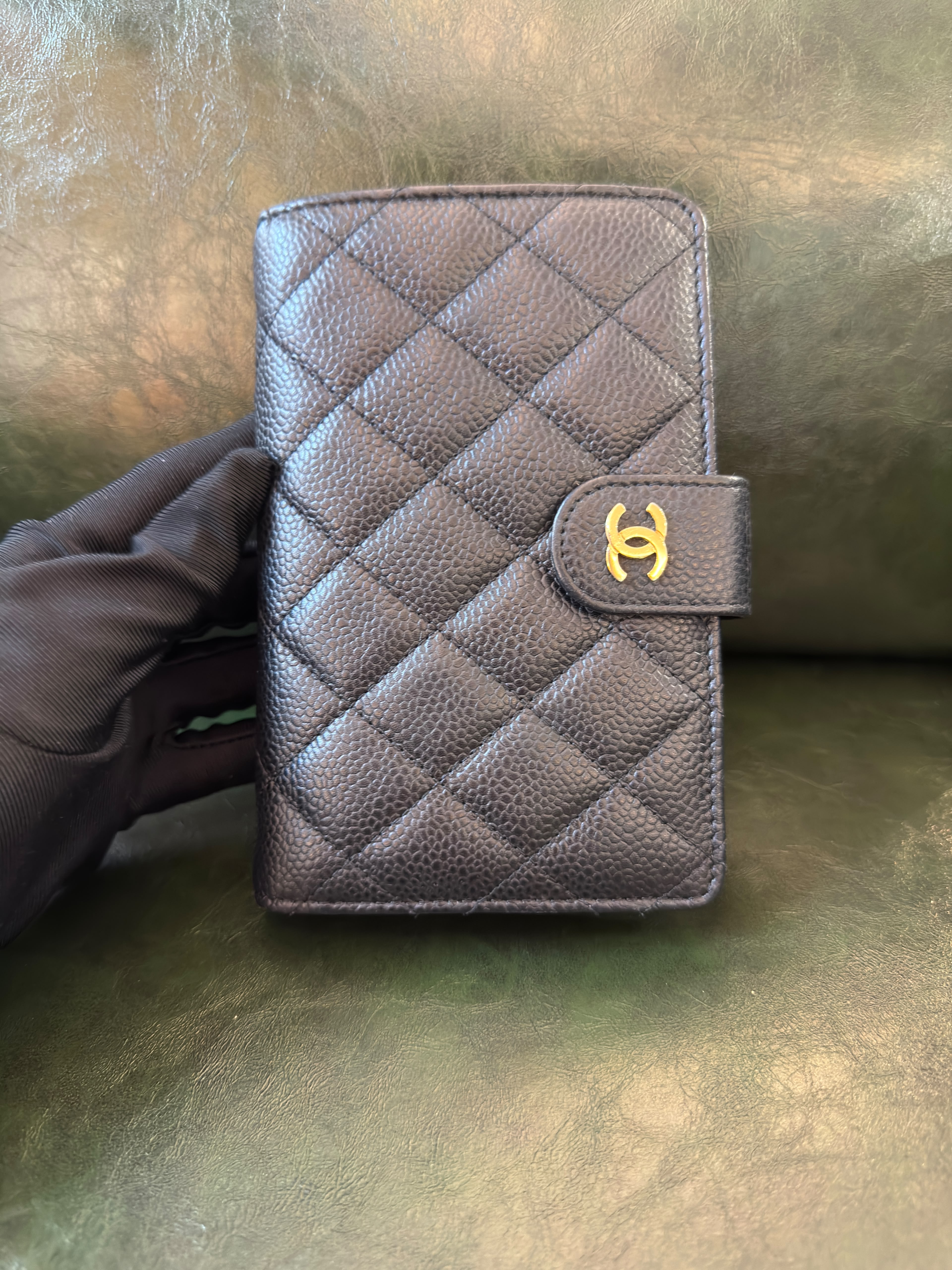 直播貨品 |  [1個-$100 2個-$300］ A23