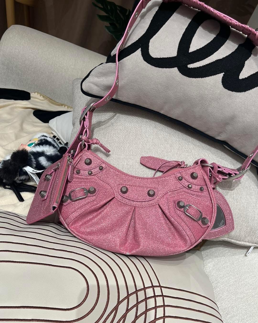Balenciaga le cagole xs Crossbody Bag 100%Authentic,90%new