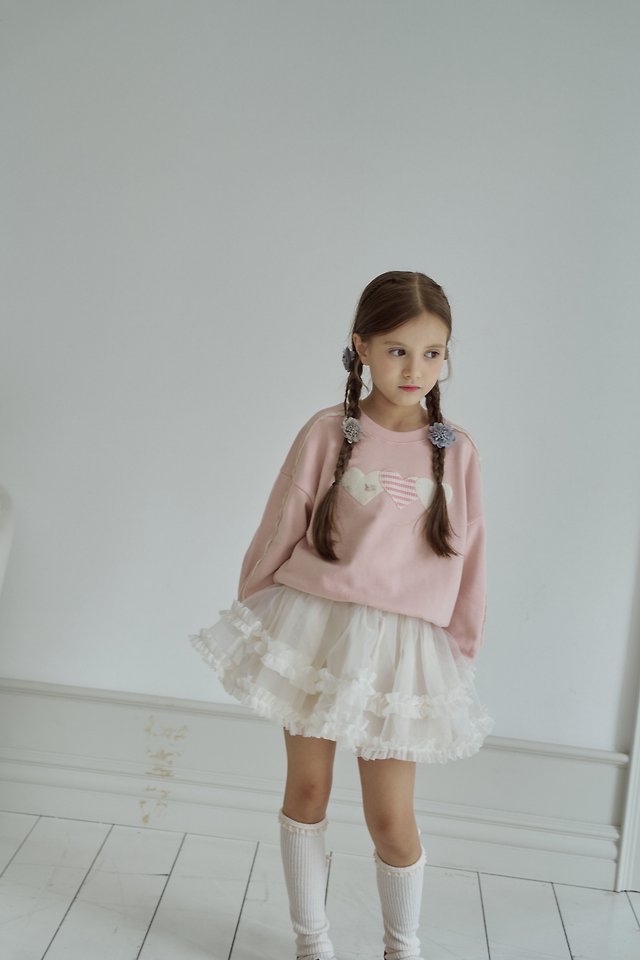 Momoann | Heart Patch Sweatshirt