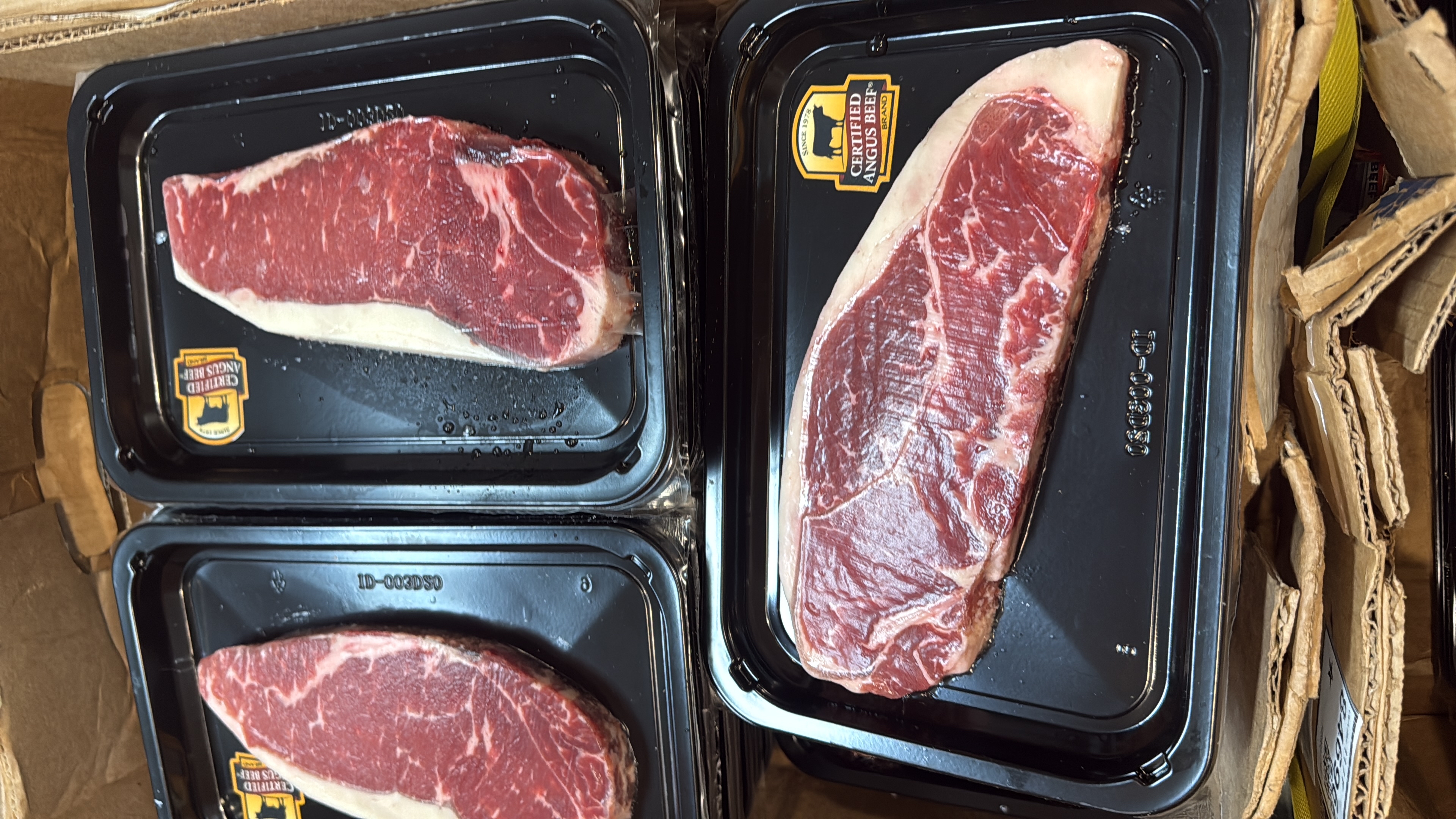 西冷牛扒 每塊約重200-220g