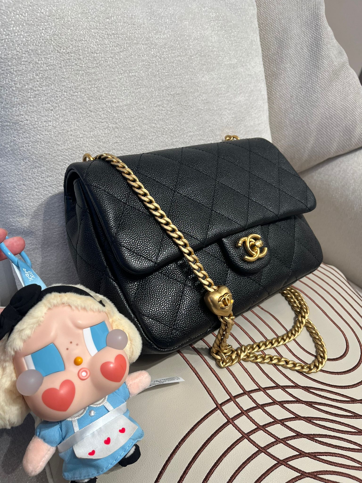 Chanel flap bag AS3921 黑色魚子醬牛皮金色心形調節扣 ,100%Authentic,98%new ✅專門店收據✅晶片✅塵袋✅box