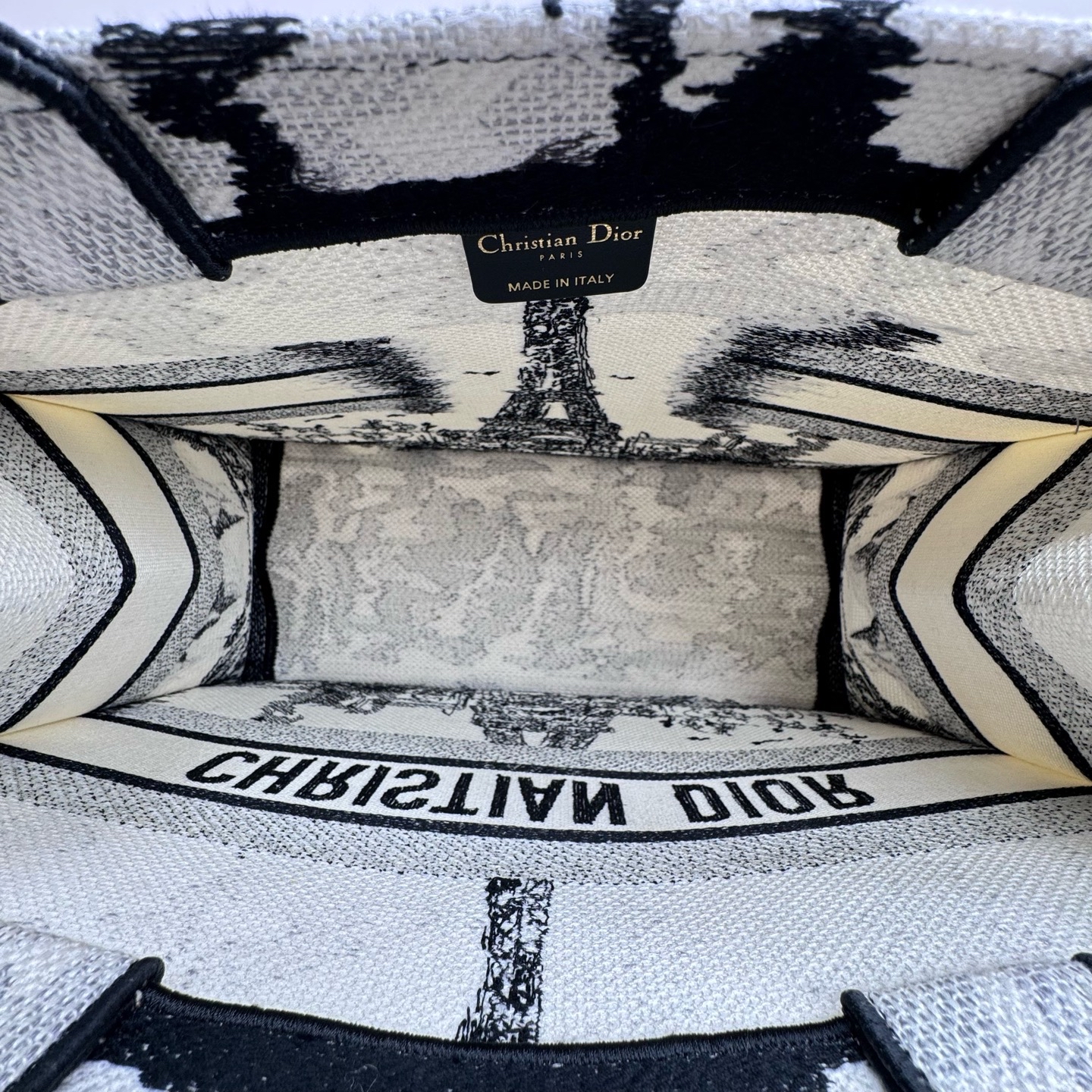 Pre-Owned Dior Booktote / Product Code: 26040718