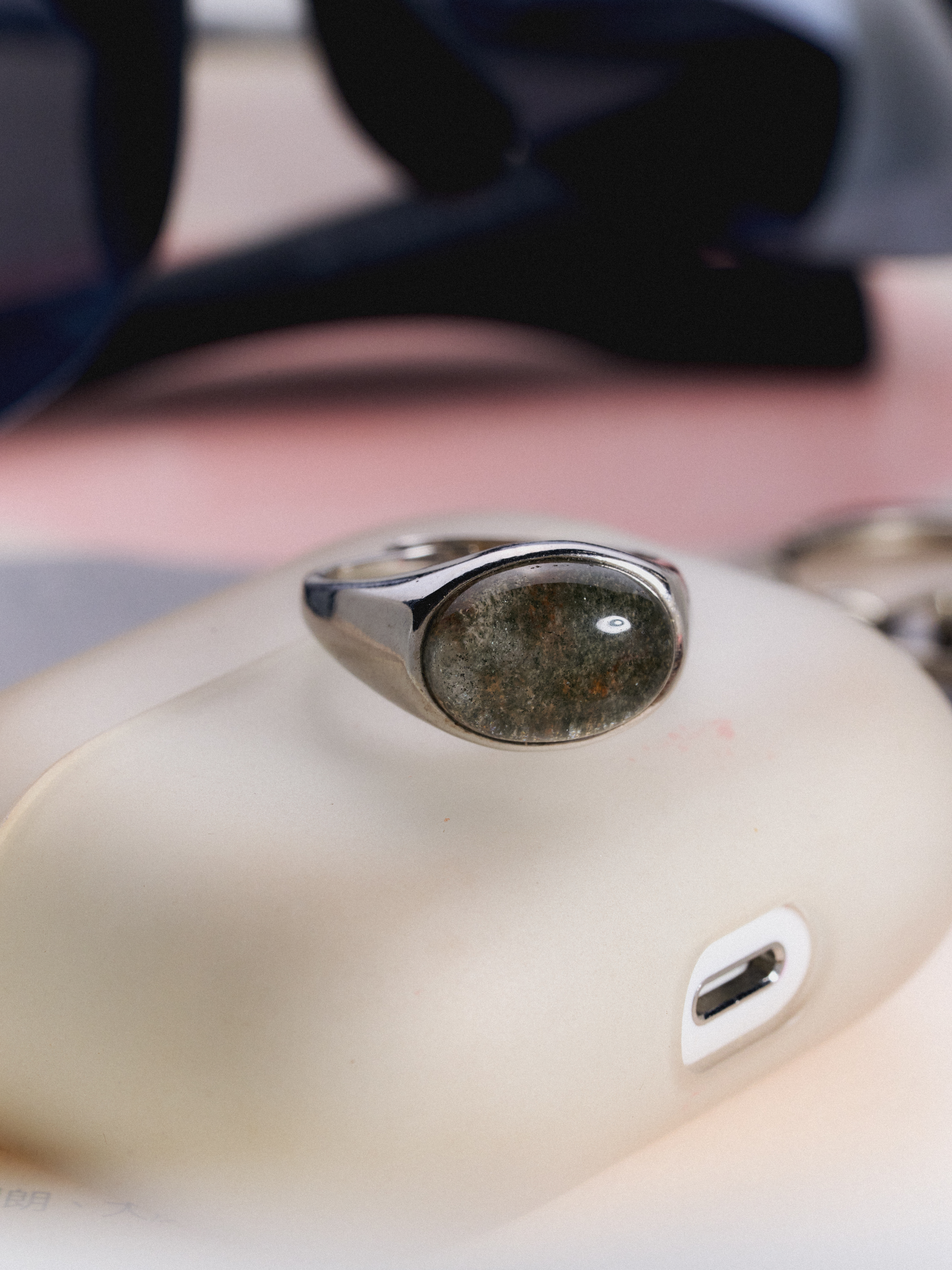 Phantom Threads Ring