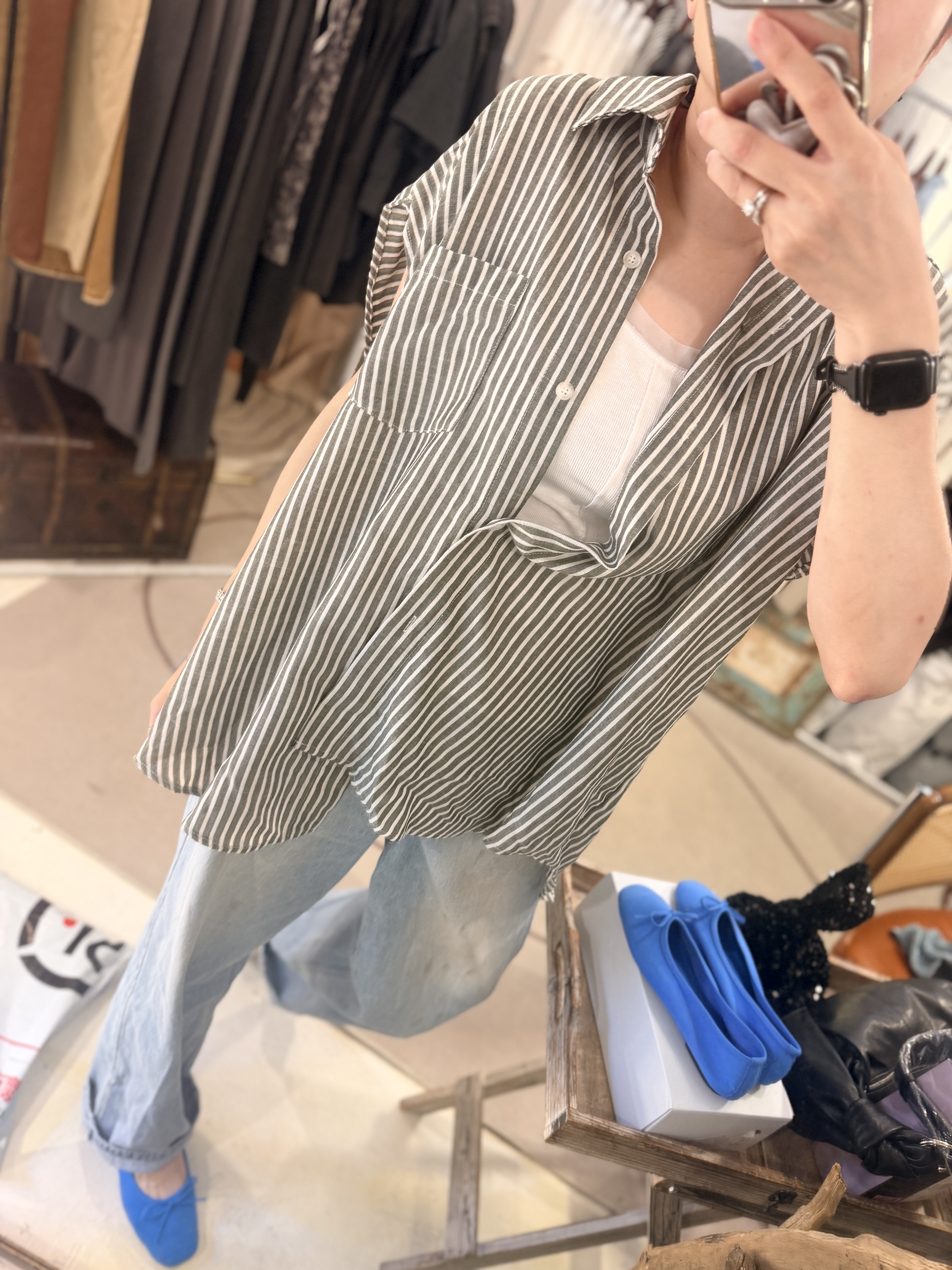 Loose cutting linen shirt