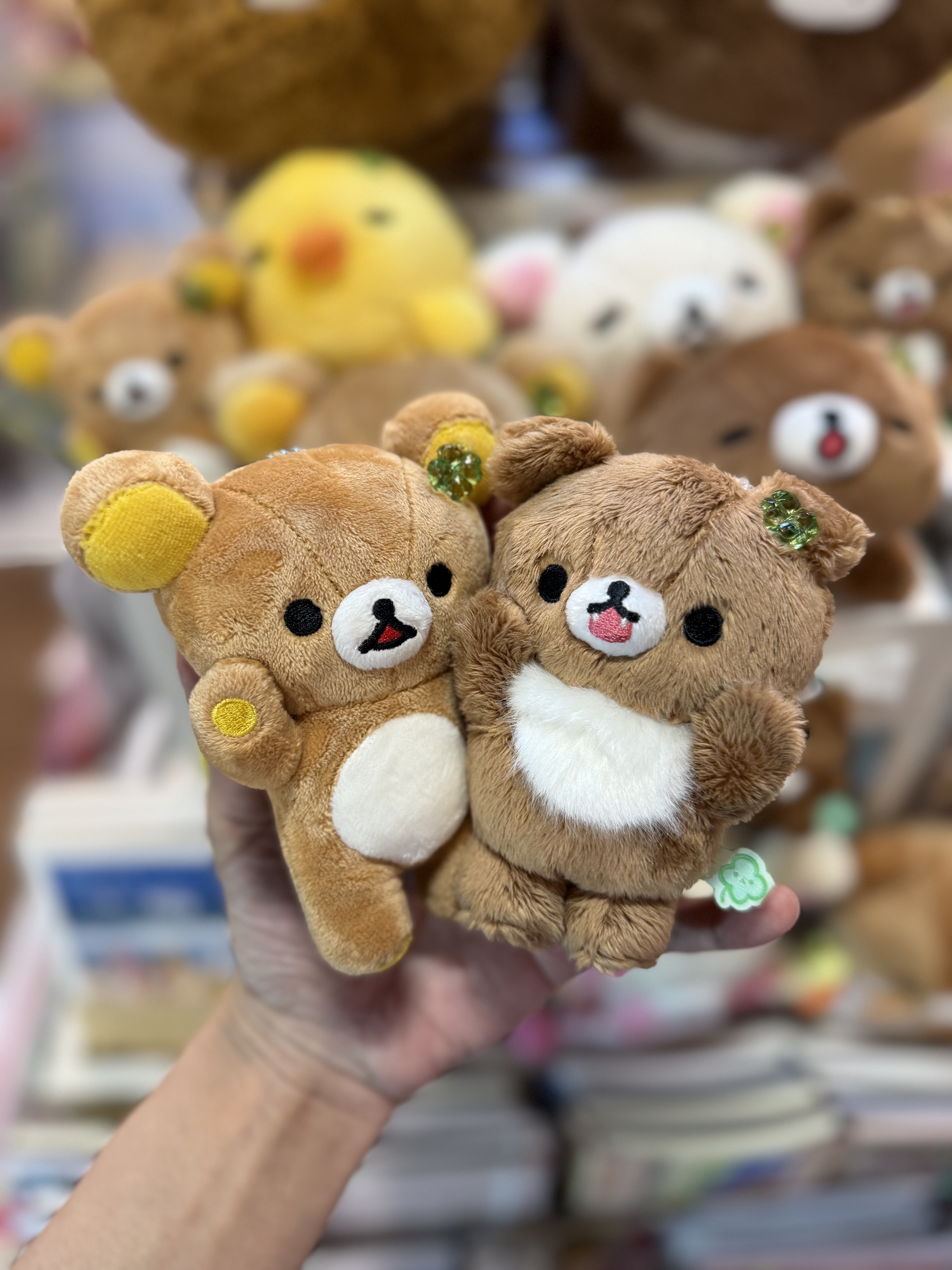 《現貨》全新小熊10週年紀念四葉草系列舉手掛飾