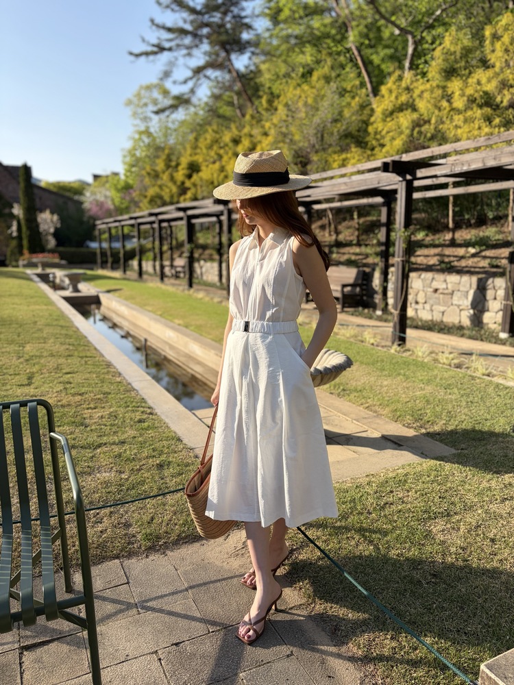 Jardin Belted Zip-Front Dress