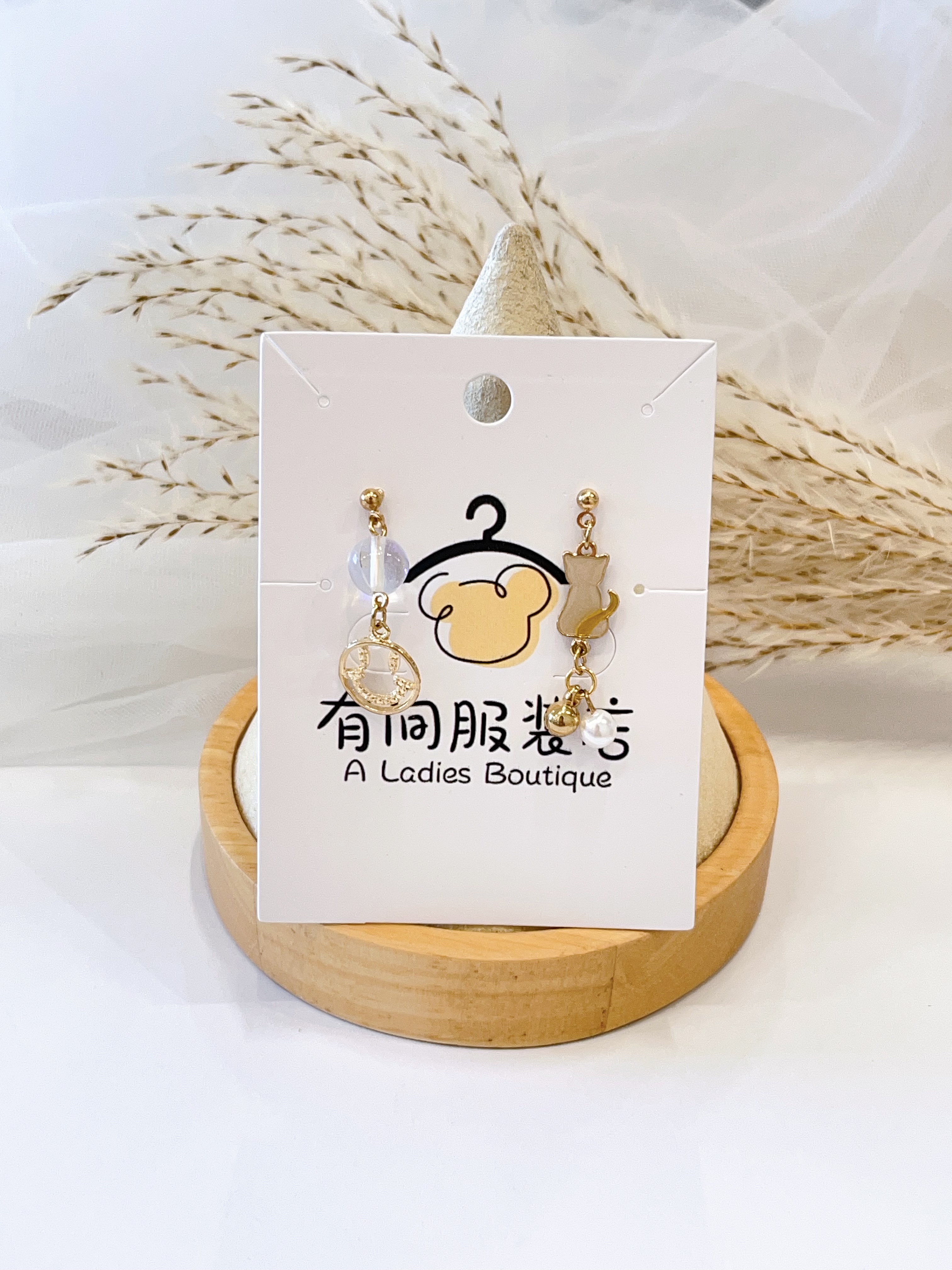 不对称可爱卡通小猫耳环