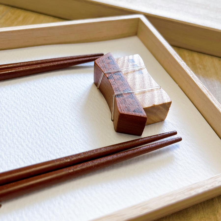 【日本製】天然木幸福生活夫妻/ 情侶筷子連筷子托祝福禮盒套裝