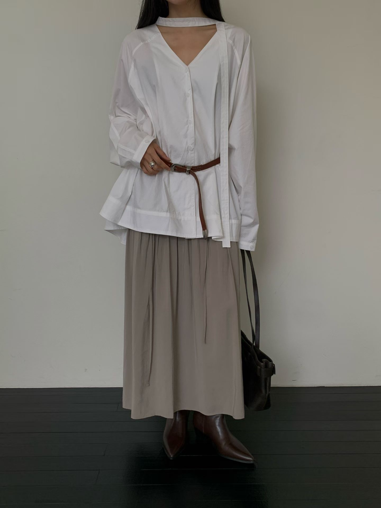 MILAE 女款V領鈕扣長袖襯衫