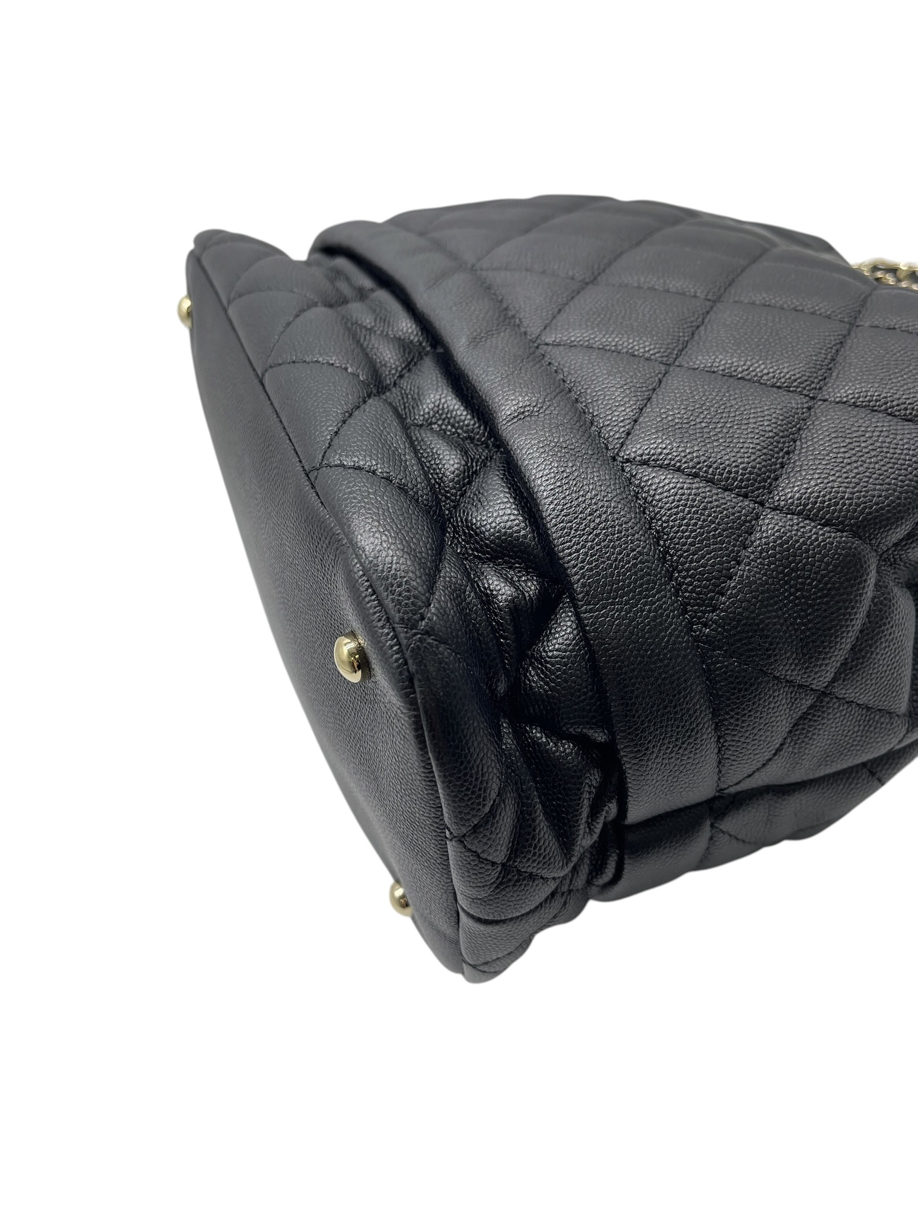 Pre-owned Chanel Rolled Up Bucket Bag / Product Code: 072901